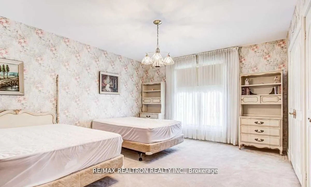Photo 33 of 29 Sultana Avenue, Toronto, Englemount-Lawrence — HOMEH