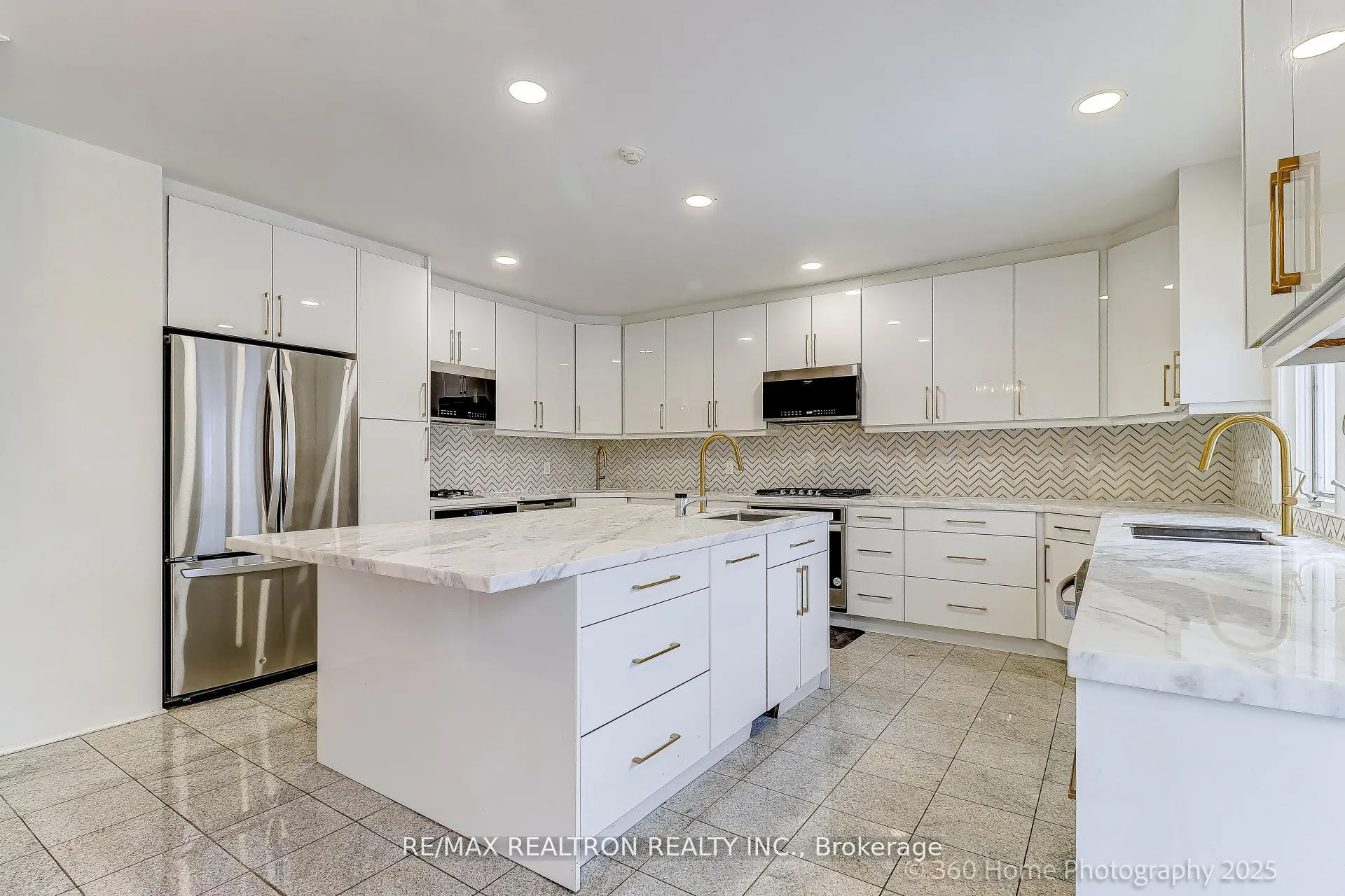 Photo 38 of 29 Sultana Avenue, Toronto, Englemount-Lawrence — HOMEH