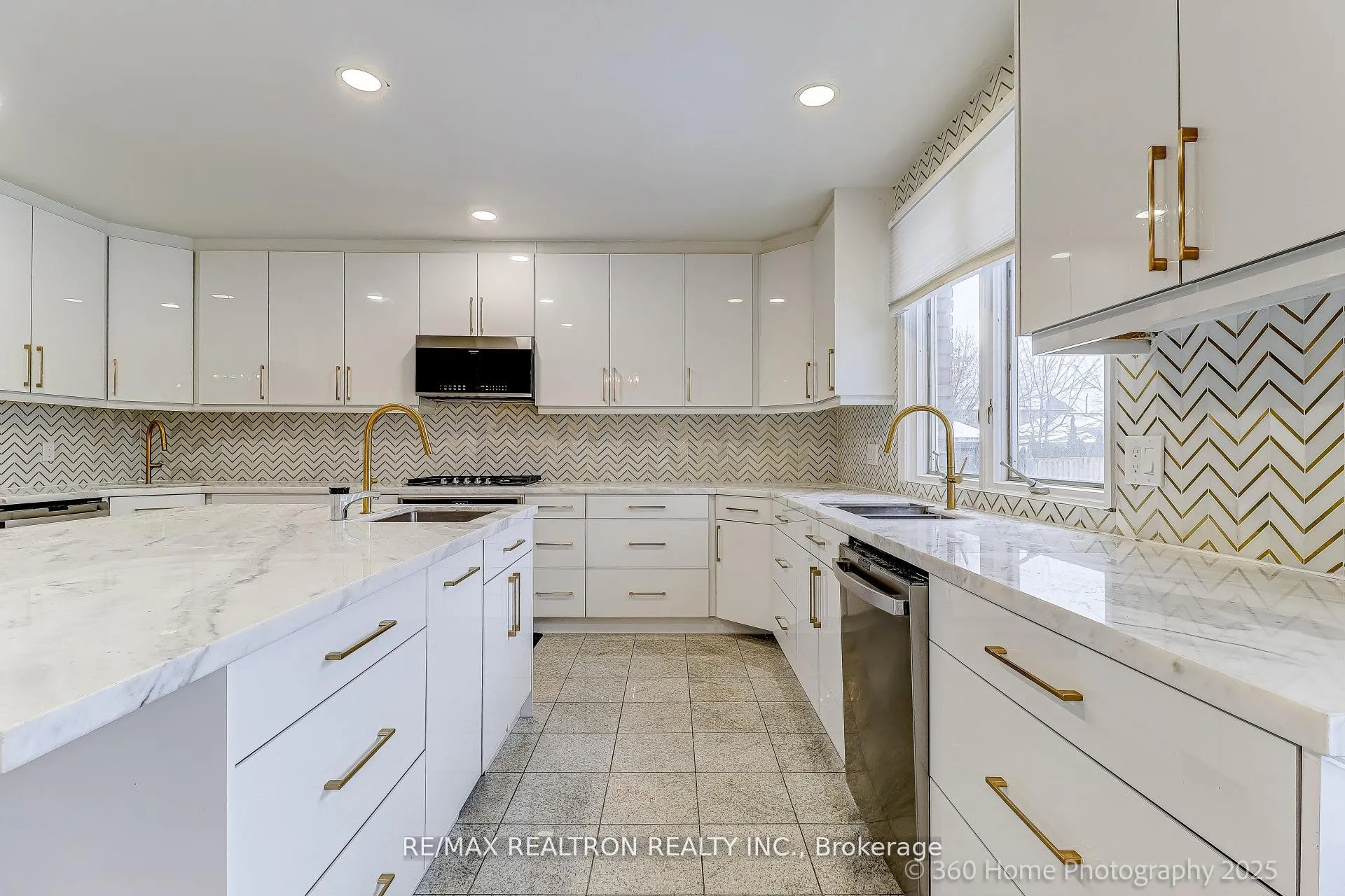 Photo 39 of 29 Sultana Avenue, Toronto, Englemount-Lawrence — HOMEH