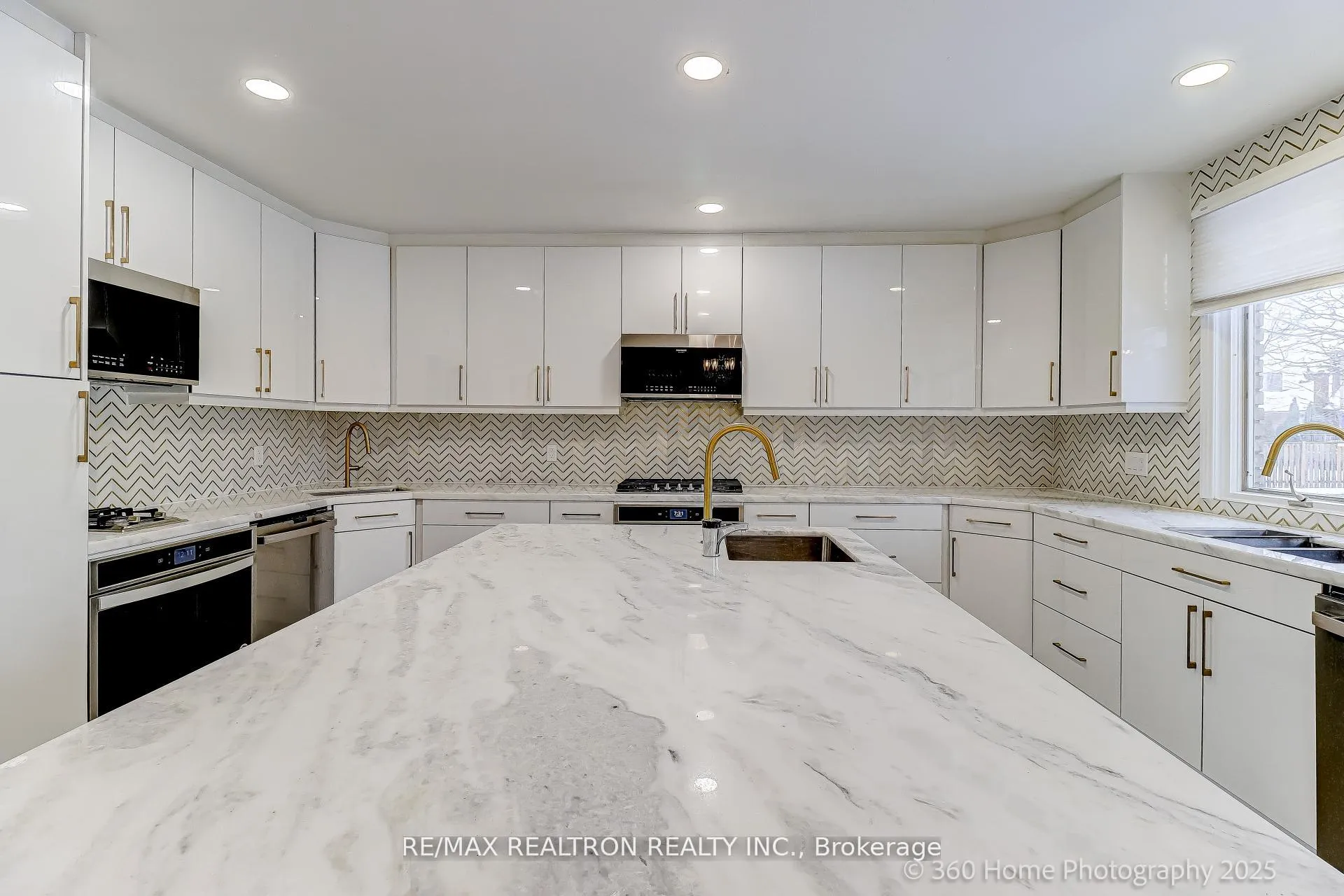 Photo 40 of 29 Sultana Avenue, Toronto, Englemount-Lawrence — HOMEH