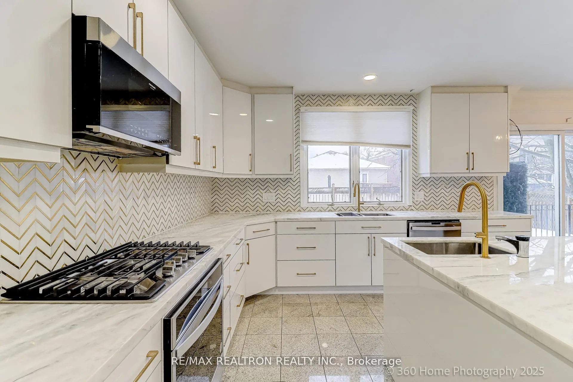 Photo 41 of 29 Sultana Avenue, Toronto, Englemount-Lawrence — HOMEH