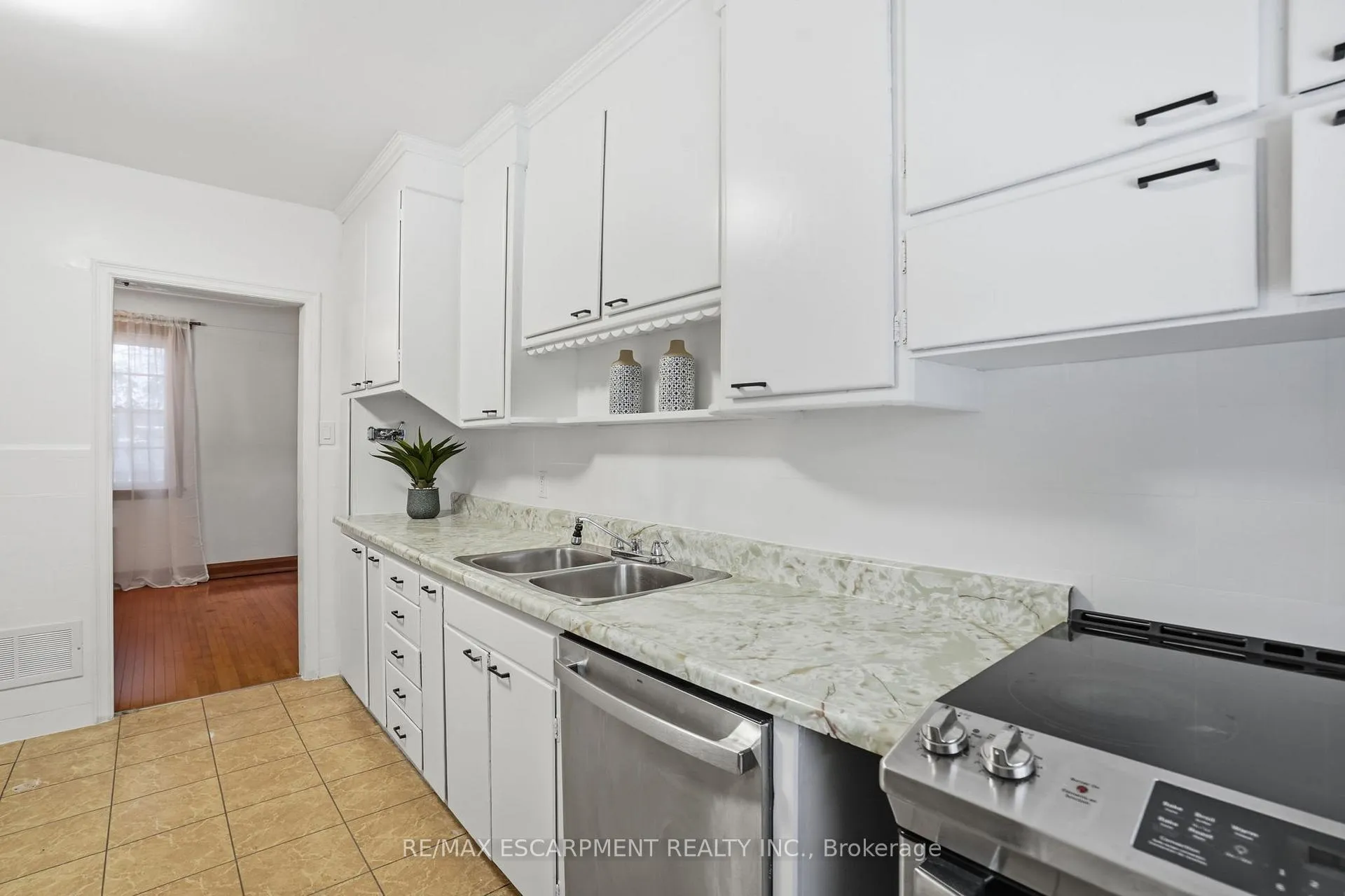Photo 17 of 170 Dufferin Street, Hamilton, Westdale — HOMEH