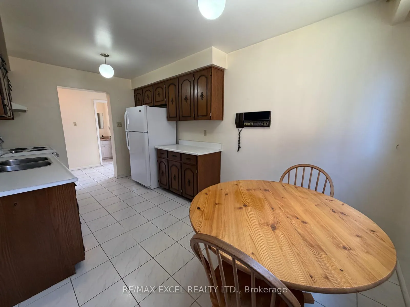 Photo 2 of 94 Pepperell Crescent, Markham, Milliken Mills West — HOMEH