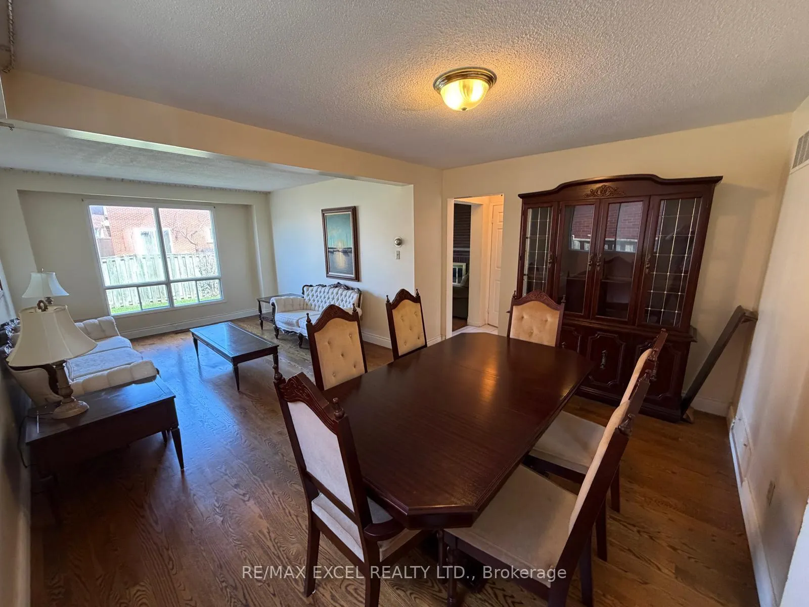 Photo 4 of 94 Pepperell Crescent, Markham, Milliken Mills West — HOMEH