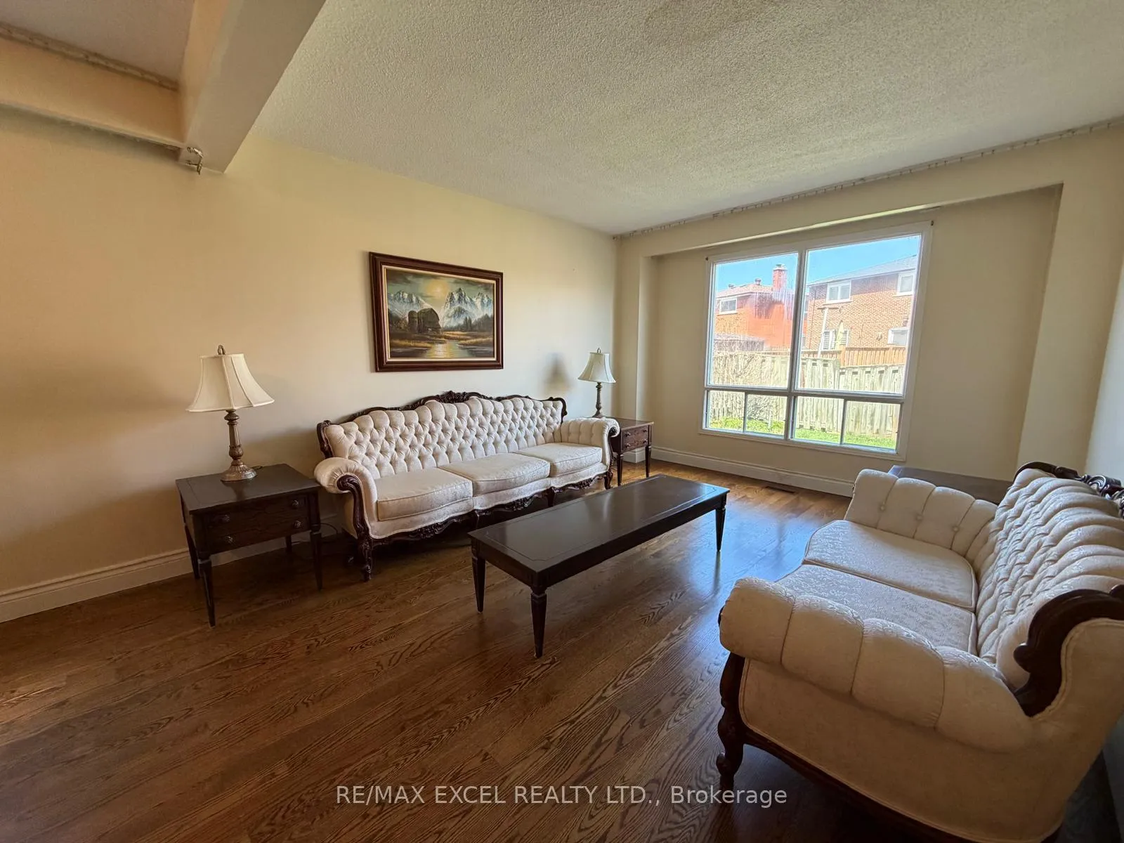Photo 5 of 94 Pepperell Crescent, Markham, Milliken Mills West — HOMEH
