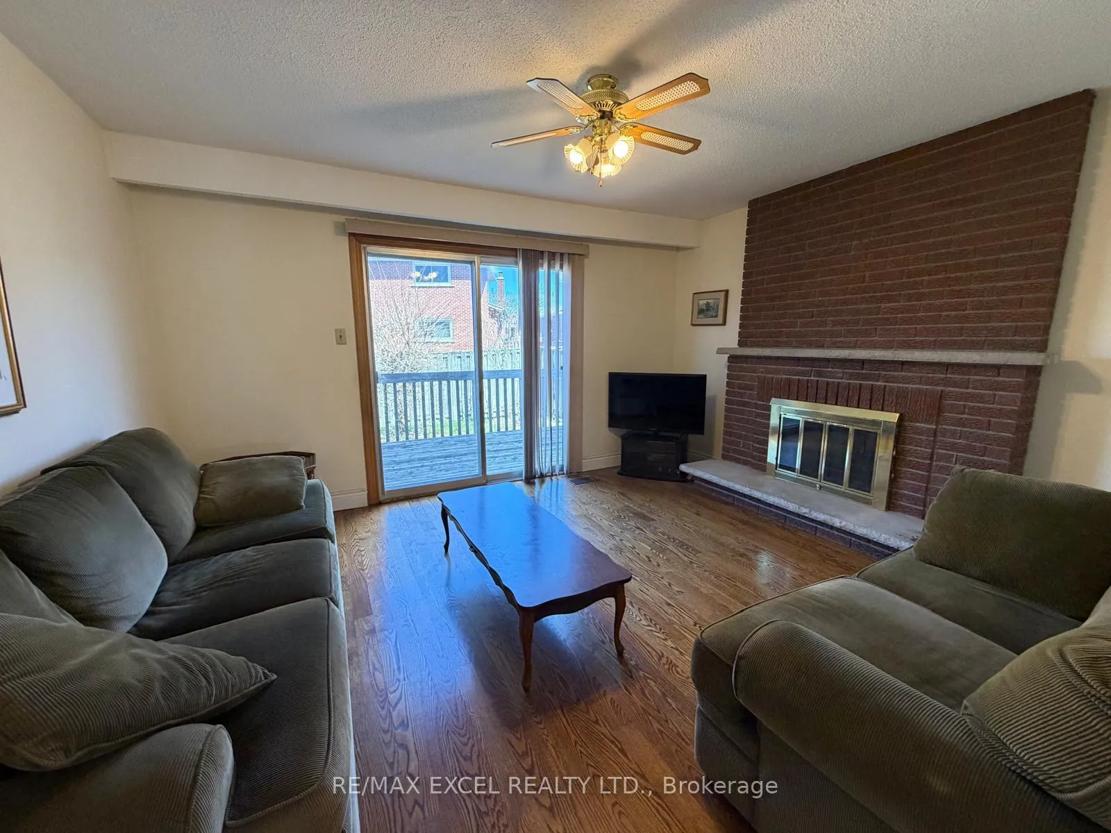 Photo 7 of 94 Pepperell Crescent, Markham, Milliken Mills West — HOMEH