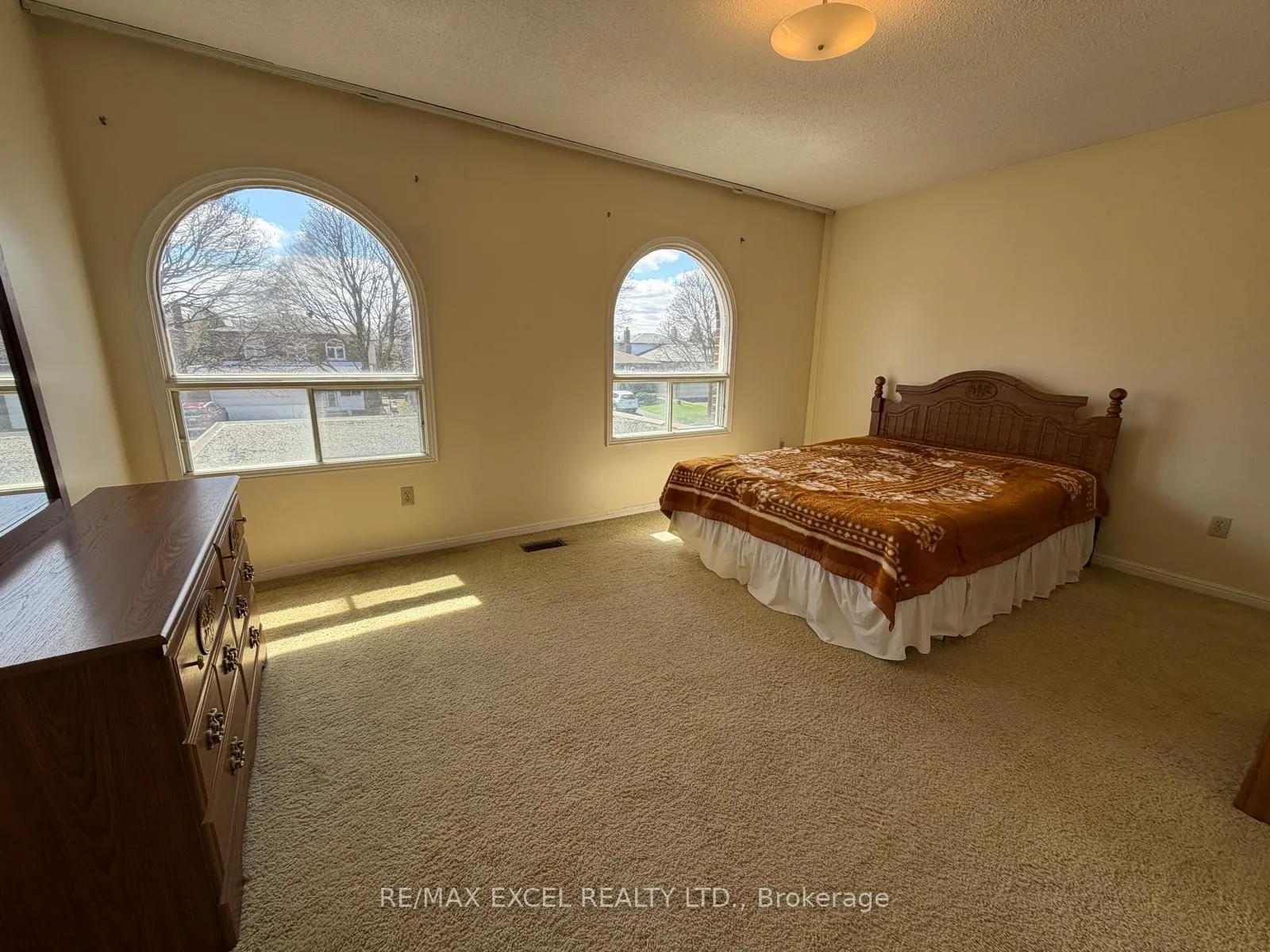 Photo 13 of 94 Pepperell Crescent, Markham, Milliken Mills West — HOMEH