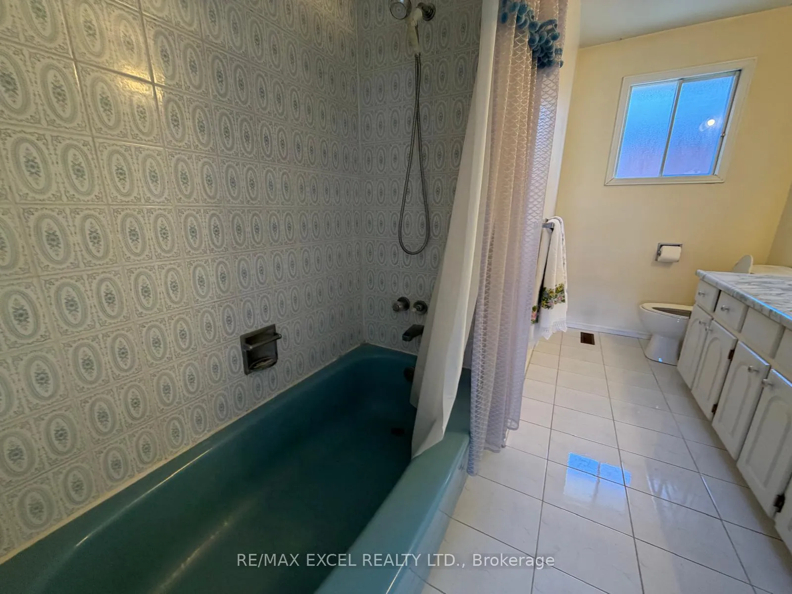 Photo 24 of 94 Pepperell Crescent, Markham, Milliken Mills West — HOMEH