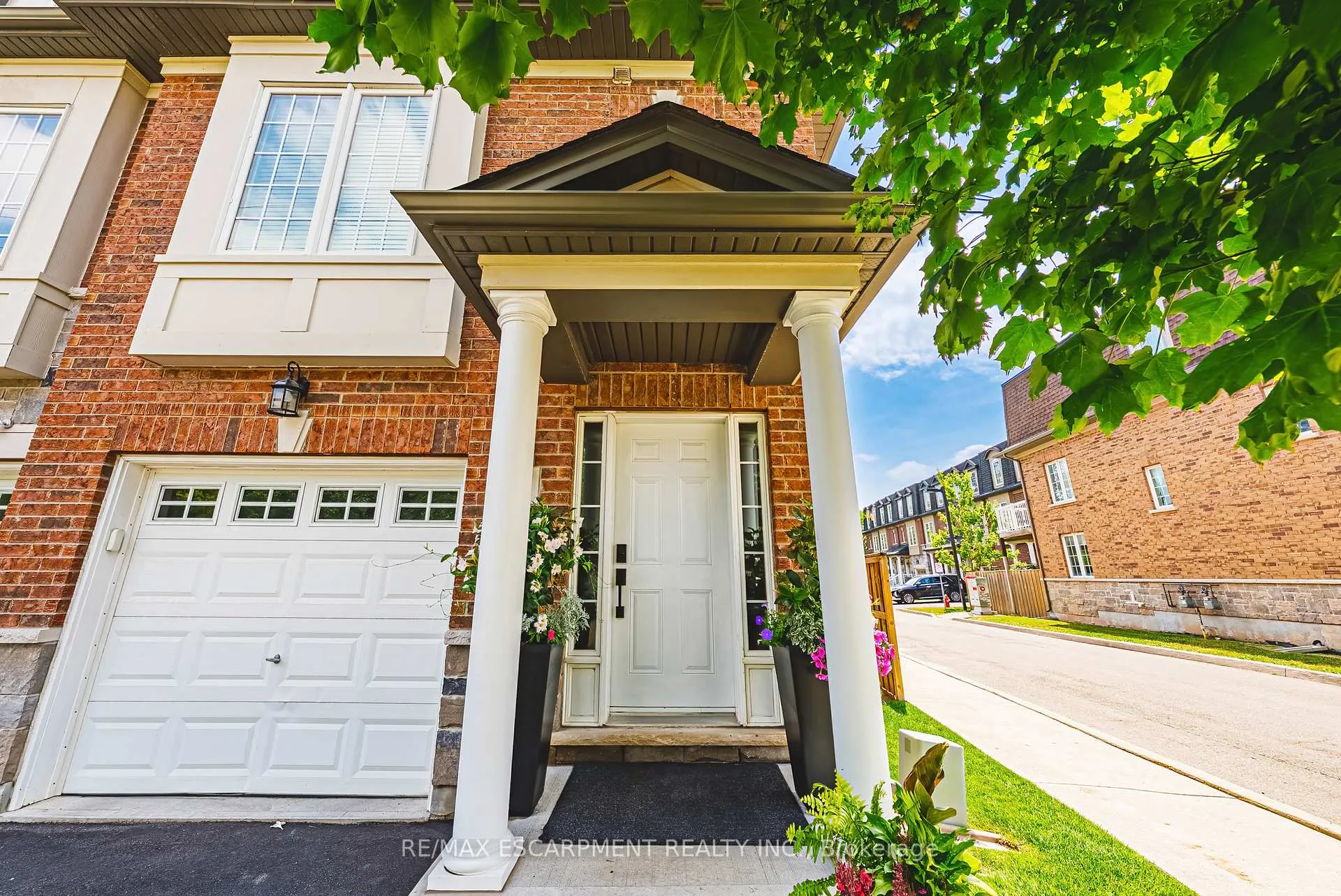 Photo 1 of Unit 4, 2220 Queensway Drive, Burlington, Freeman — HOMEH