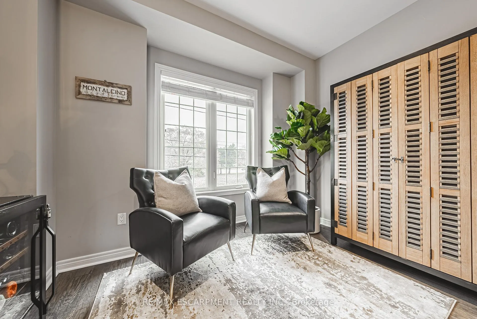 Photo 7 of Unit 4, 2220 Queensway Drive, Burlington, Freeman — HOMEH