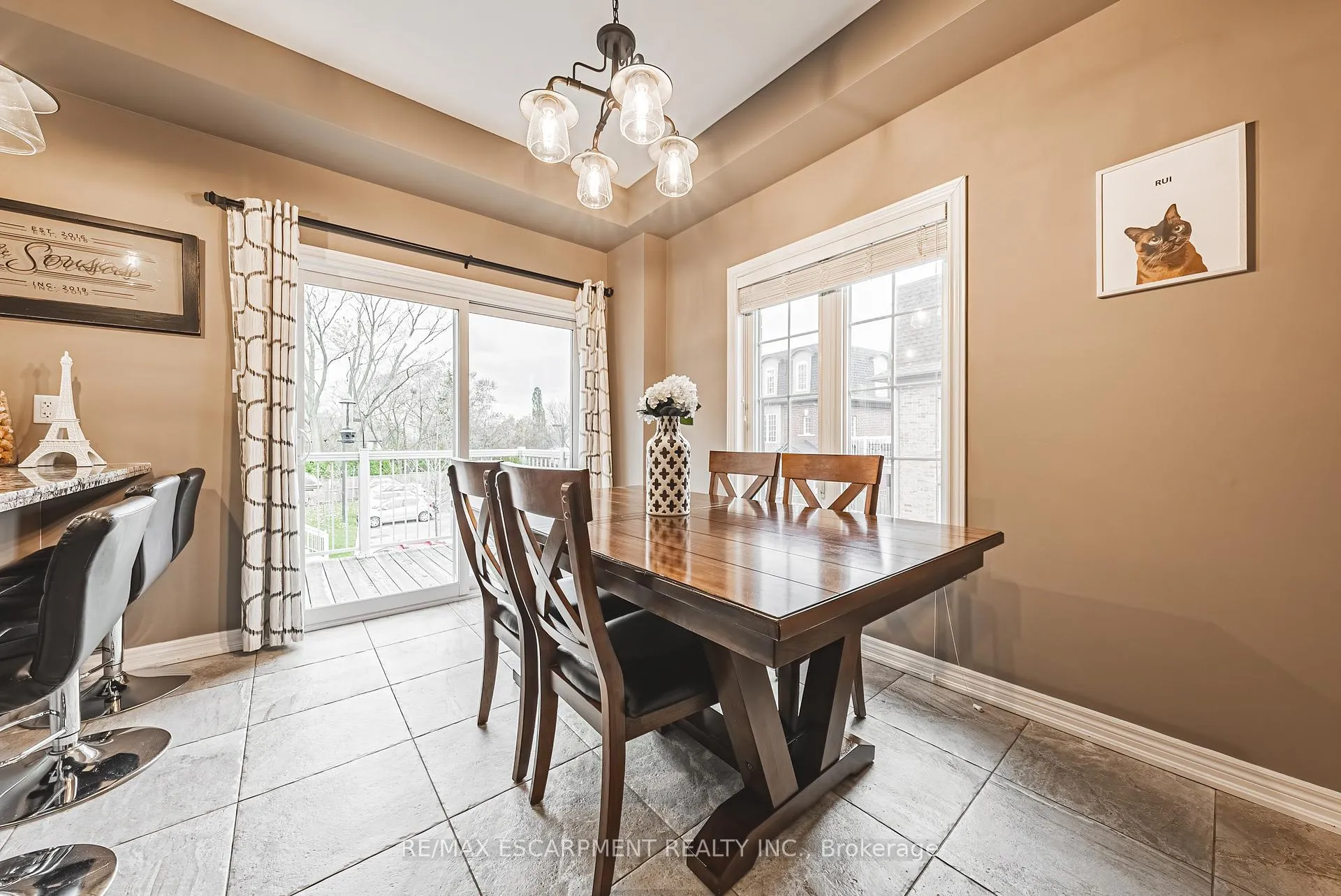Photo 8 of Unit 4, 2220 Queensway Drive, Burlington, Freeman — HOMEH