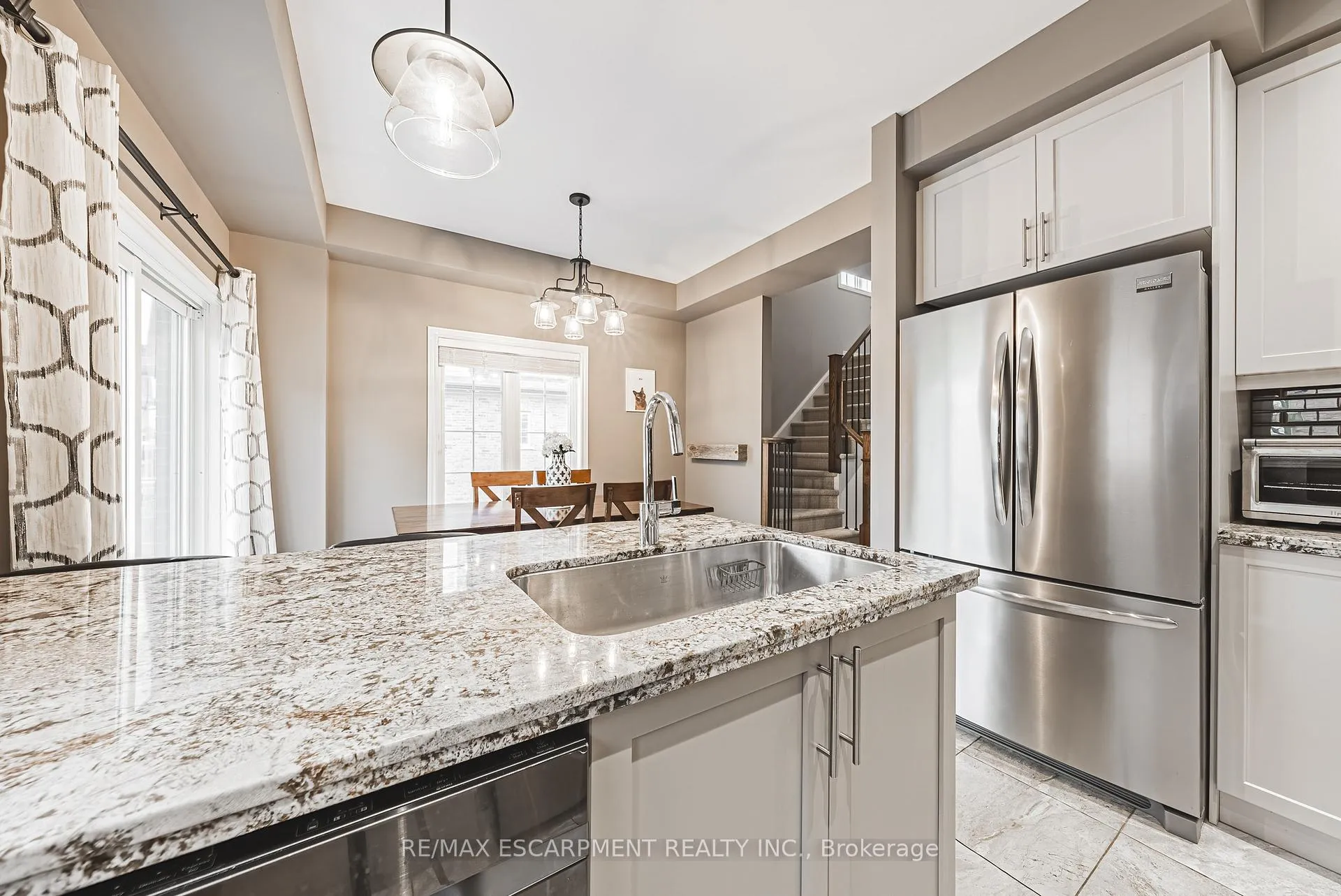 Photo 11 of Unit 4, 2220 Queensway Drive, Burlington, Freeman — HOMEH