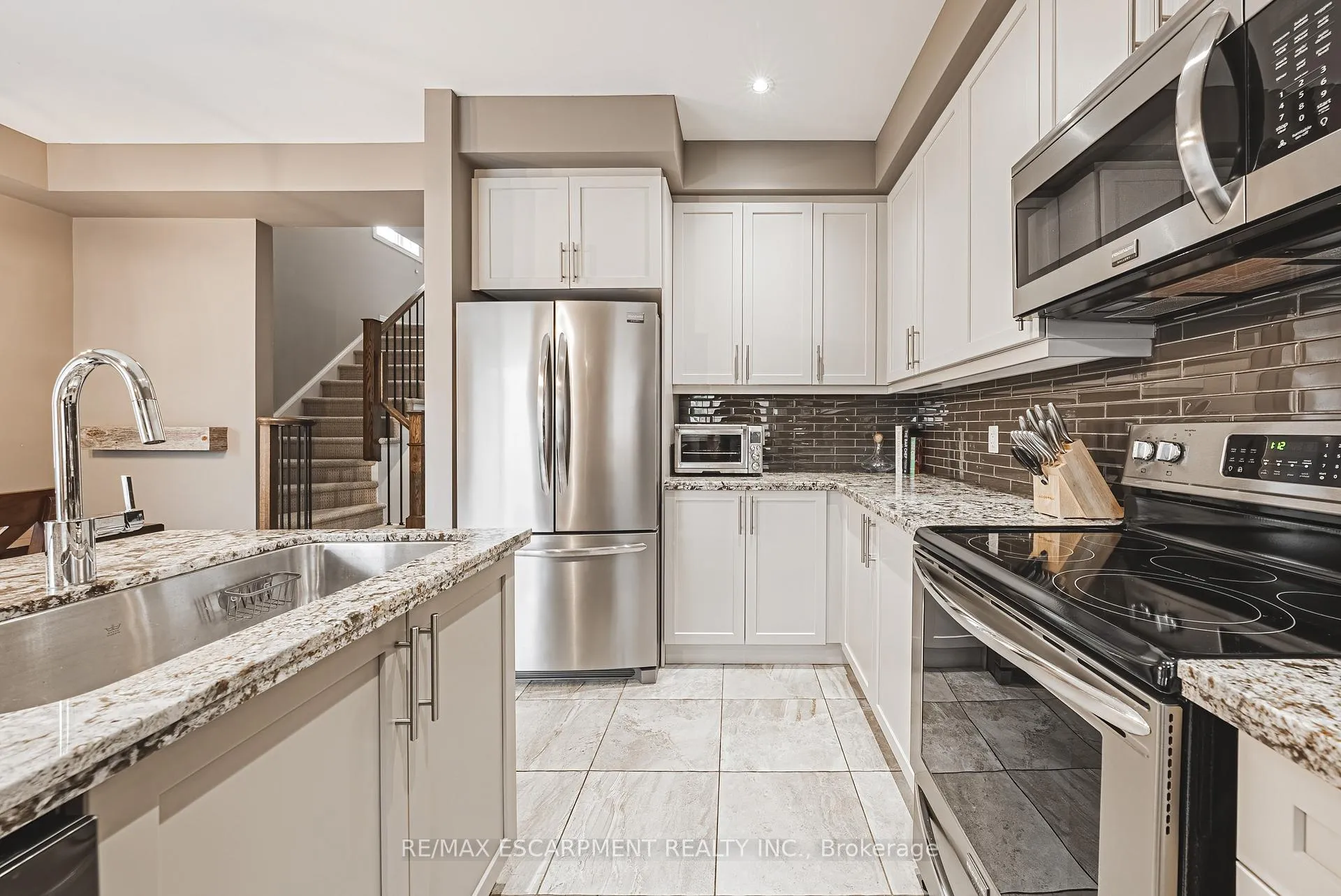 Photo 12 of Unit 4, 2220 Queensway Drive, Burlington, Freeman — HOMEH