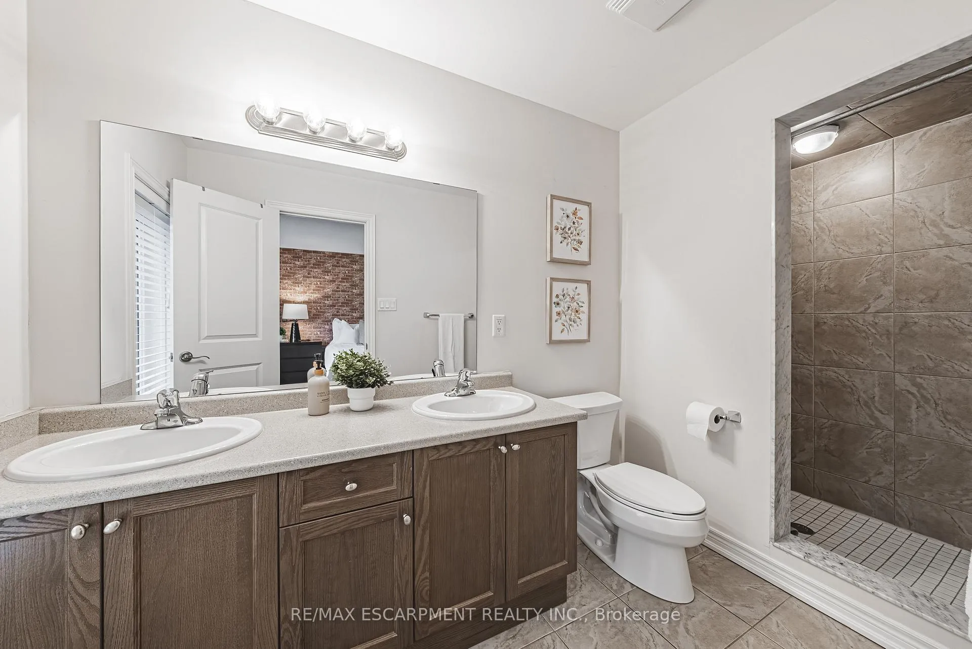Photo 16 of Unit 4, 2220 Queensway Drive, Burlington, Freeman — HOMEH