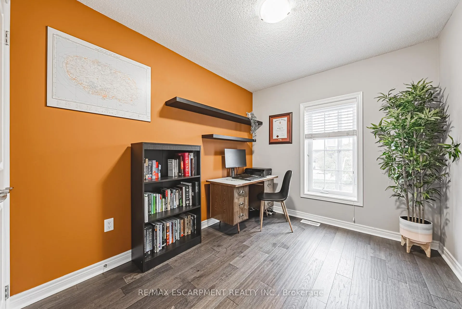 Photo 20 of Unit 4, 2220 Queensway Drive, Burlington, Freeman — HOMEH