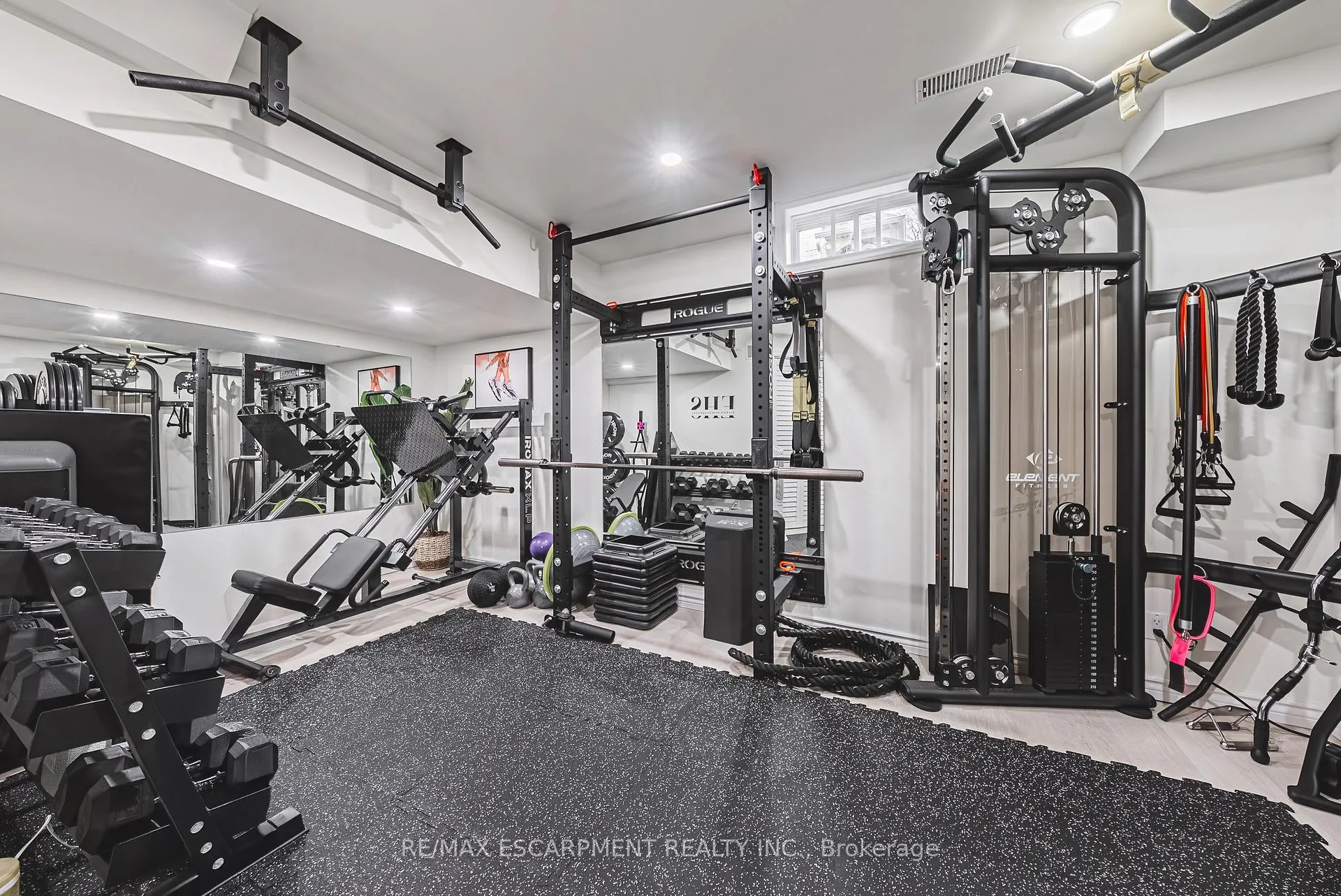 Photo 21 of Unit 4, 2220 Queensway Drive, Burlington, Freeman — HOMEH