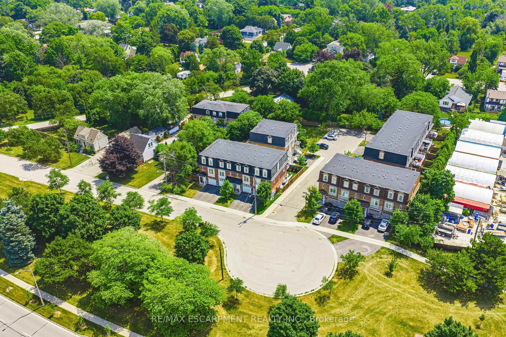 Photo 25 of Unit 4, 2220 Queensway Drive, Burlington, Freeman — HOMEH