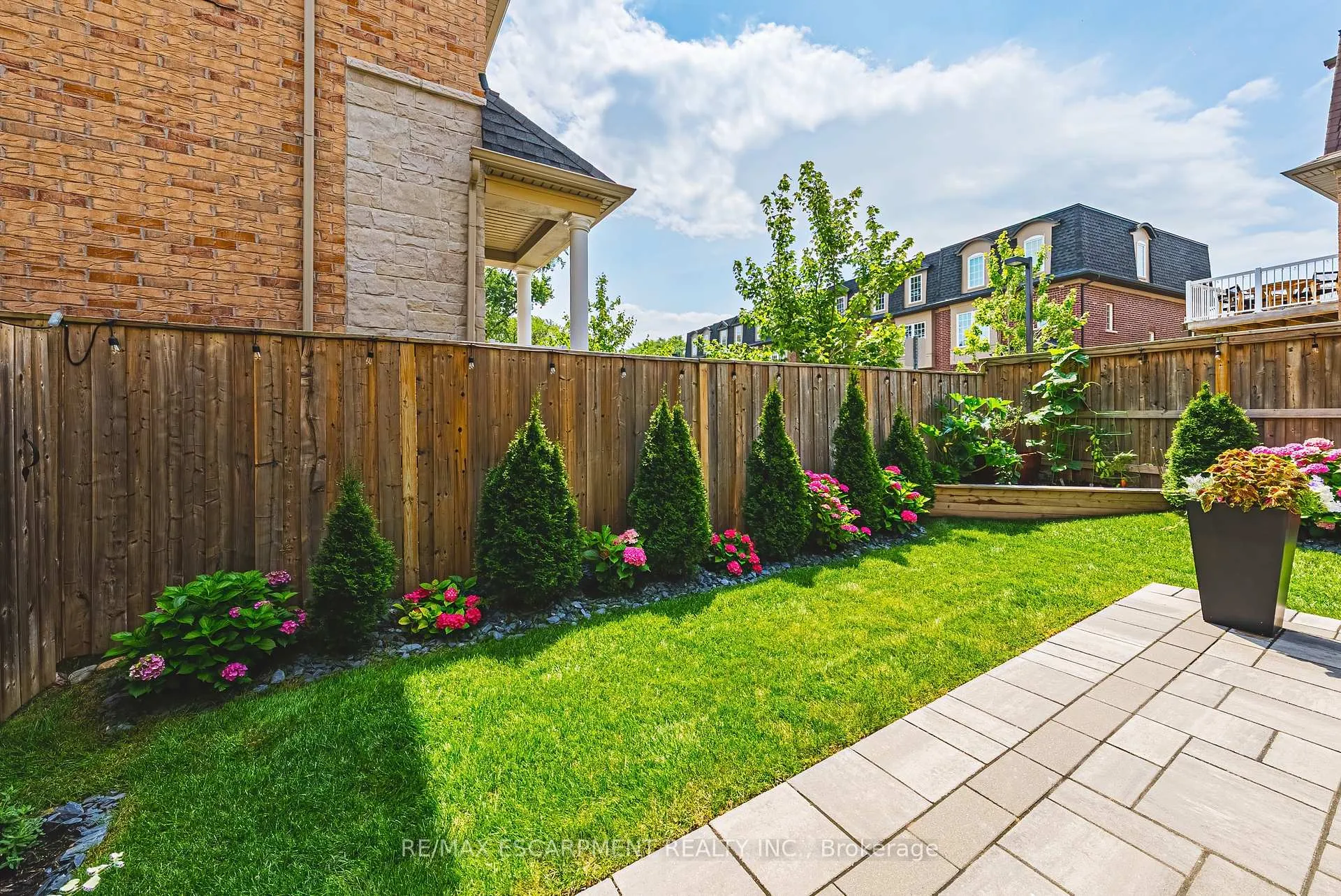 Photo 31 of Unit 4, 2220 Queensway Drive, Burlington, Freeman — HOMEH