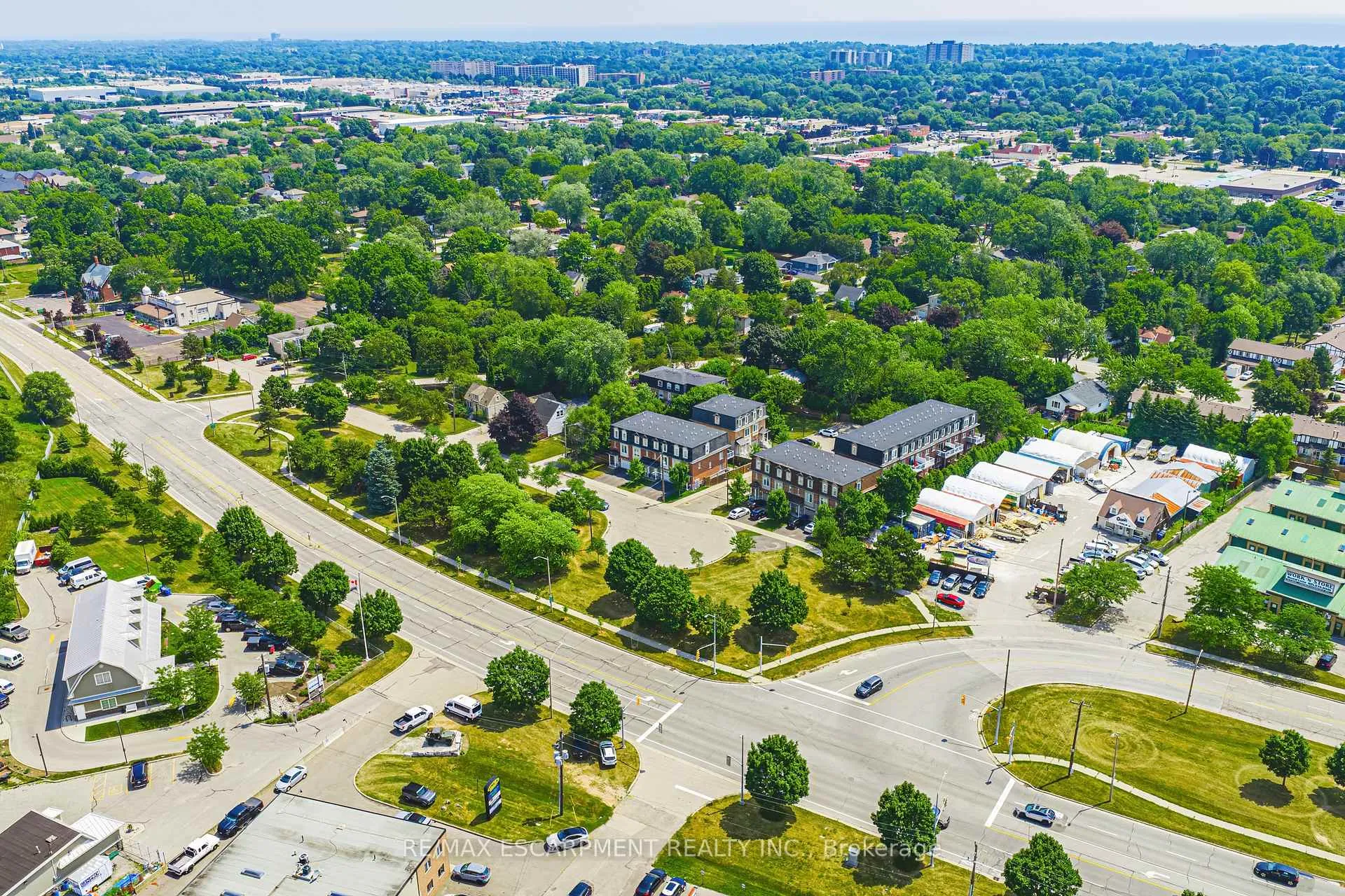 Photo 32 of Unit 4, 2220 Queensway Drive, Burlington, Freeman — HOMEH