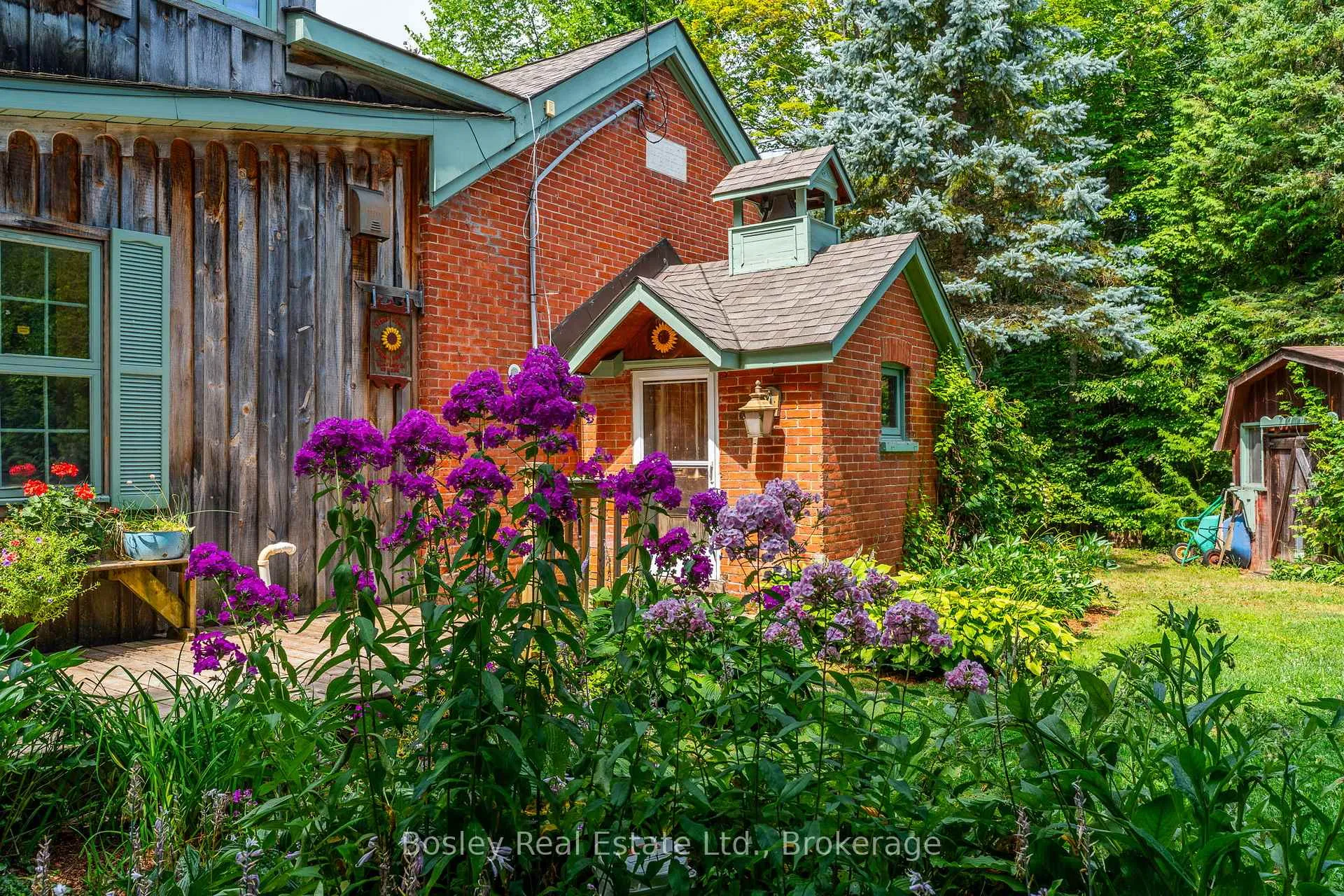 Front of 355276 The Blue Mountains Euphrasia Townline
