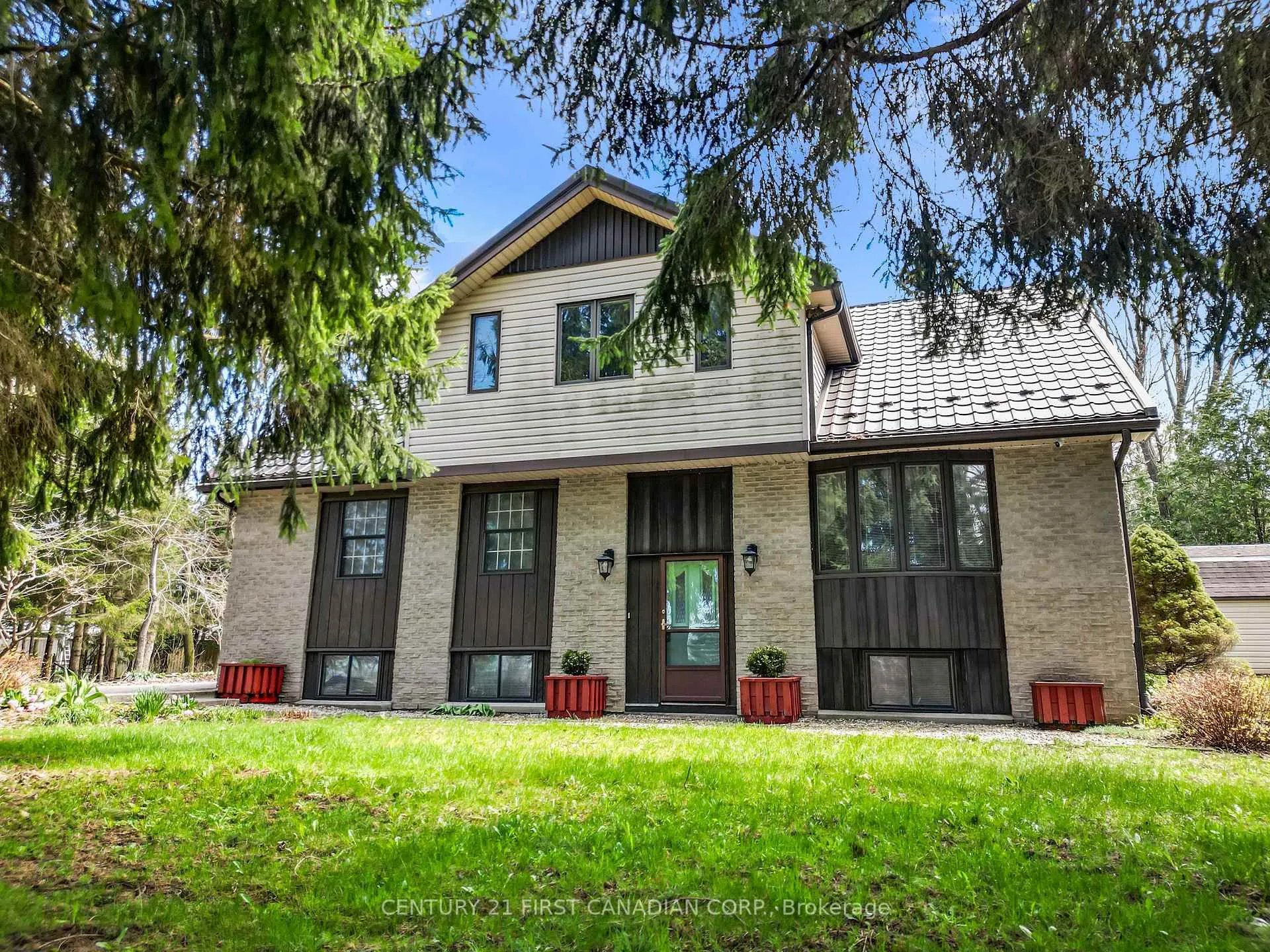 Photo 2 of 33396 Queen Street, North Middlesex, Ailsa Craig — HOMEH