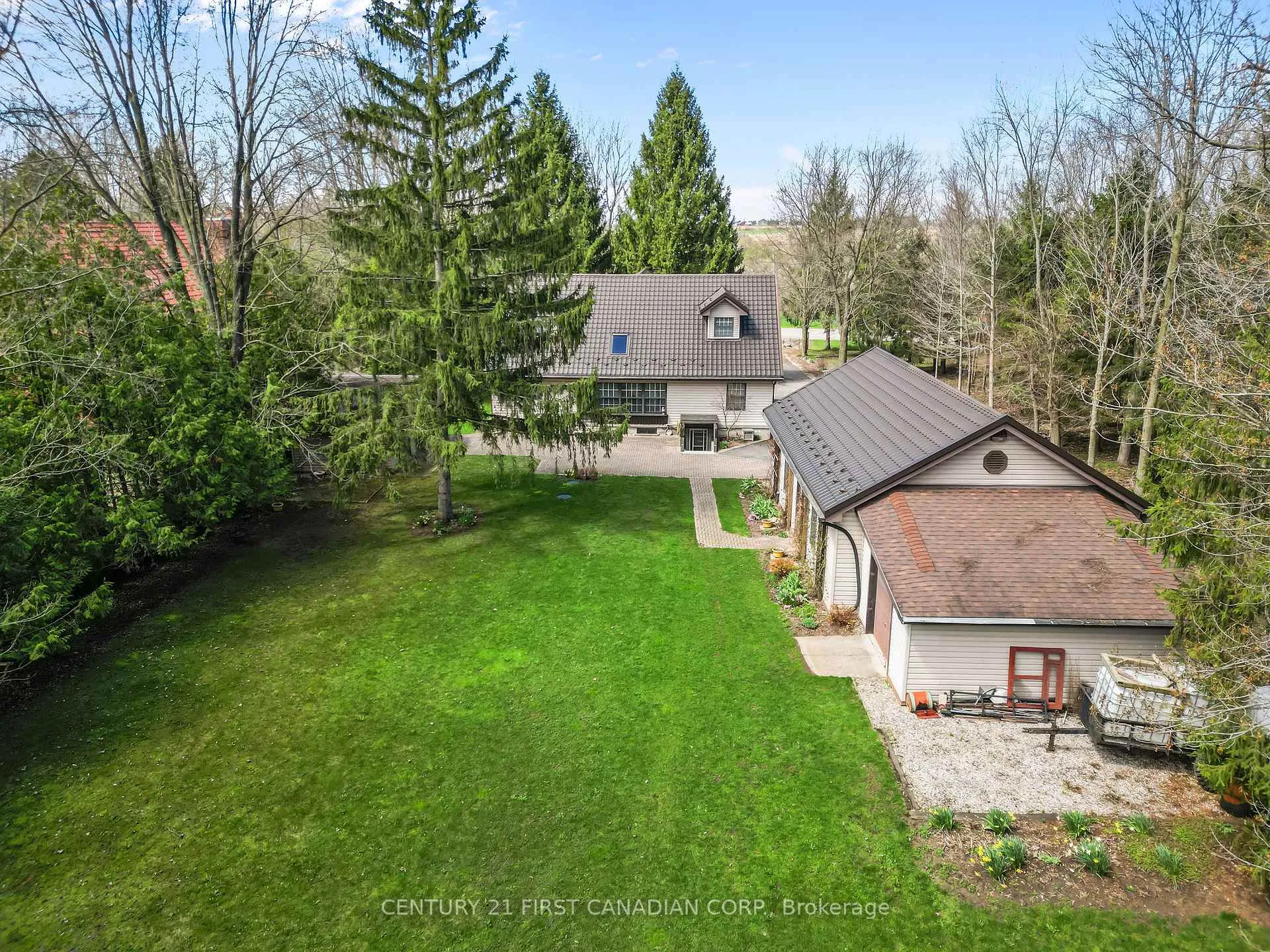 Photo 5 of 33396 Queen Street, North Middlesex, Ailsa Craig — HOMEH