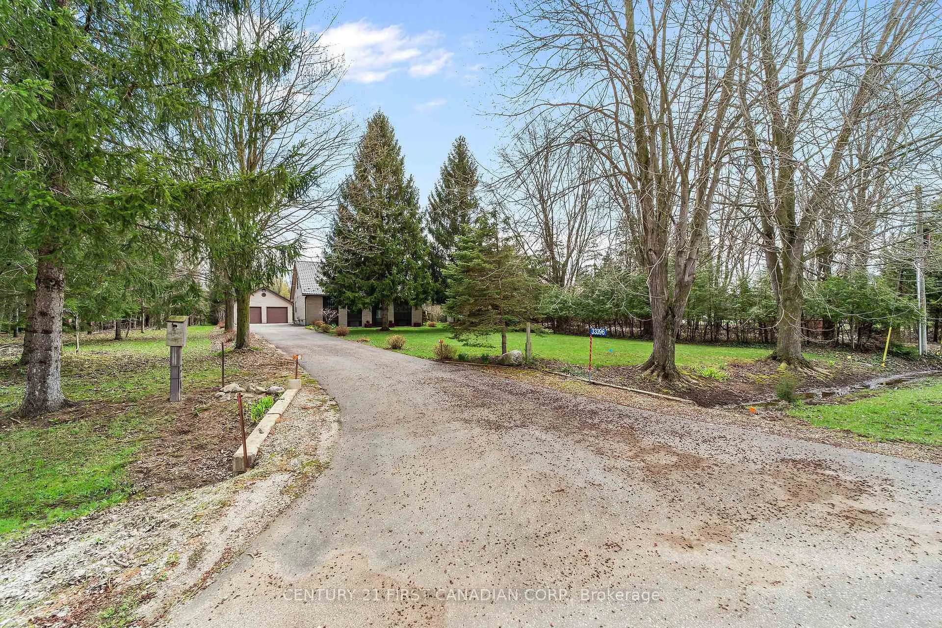 Photo 8 of 33396 Queen Street, North Middlesex, Ailsa Craig — HOMEH