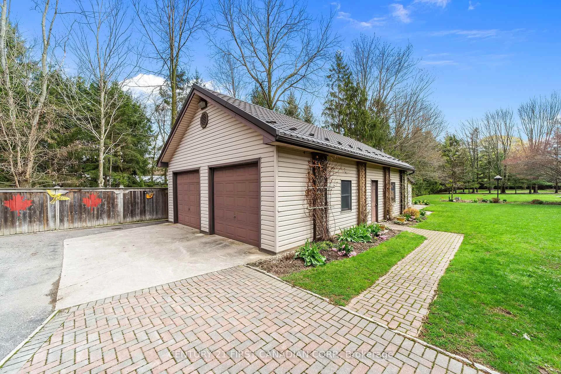 Photo 10 of 33396 Queen Street, North Middlesex, Ailsa Craig — HOMEH