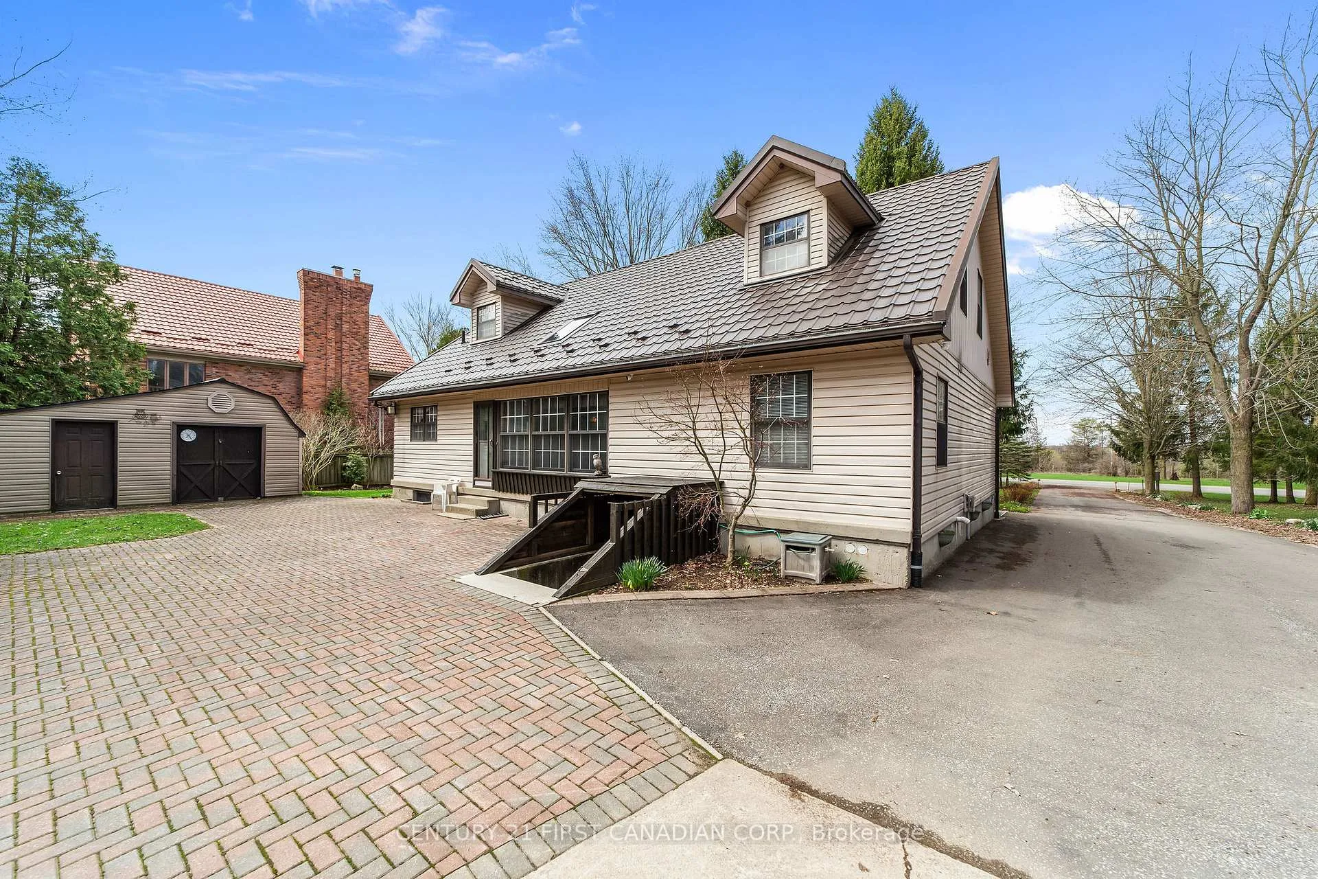 Photo 11 of 33396 Queen Street, North Middlesex, Ailsa Craig — HOMEH