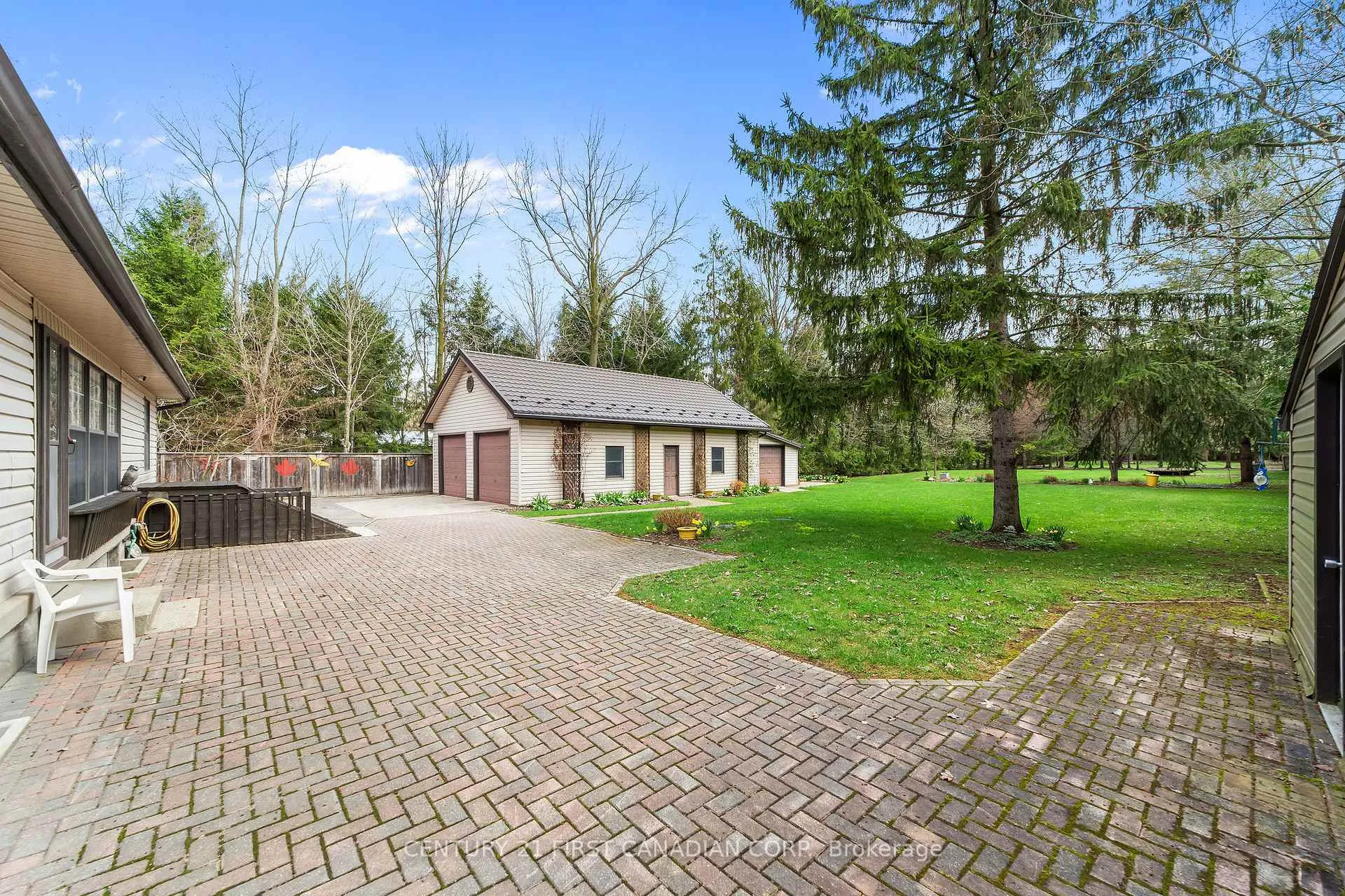 Photo 13 of 33396 Queen Street, North Middlesex, Ailsa Craig — HOMEH