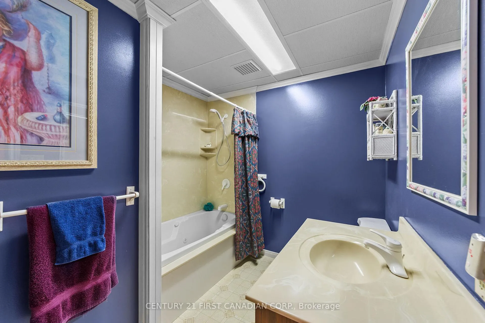 Photo 30 of 33396 Queen Street, North Middlesex, Ailsa Craig — HOMEH
