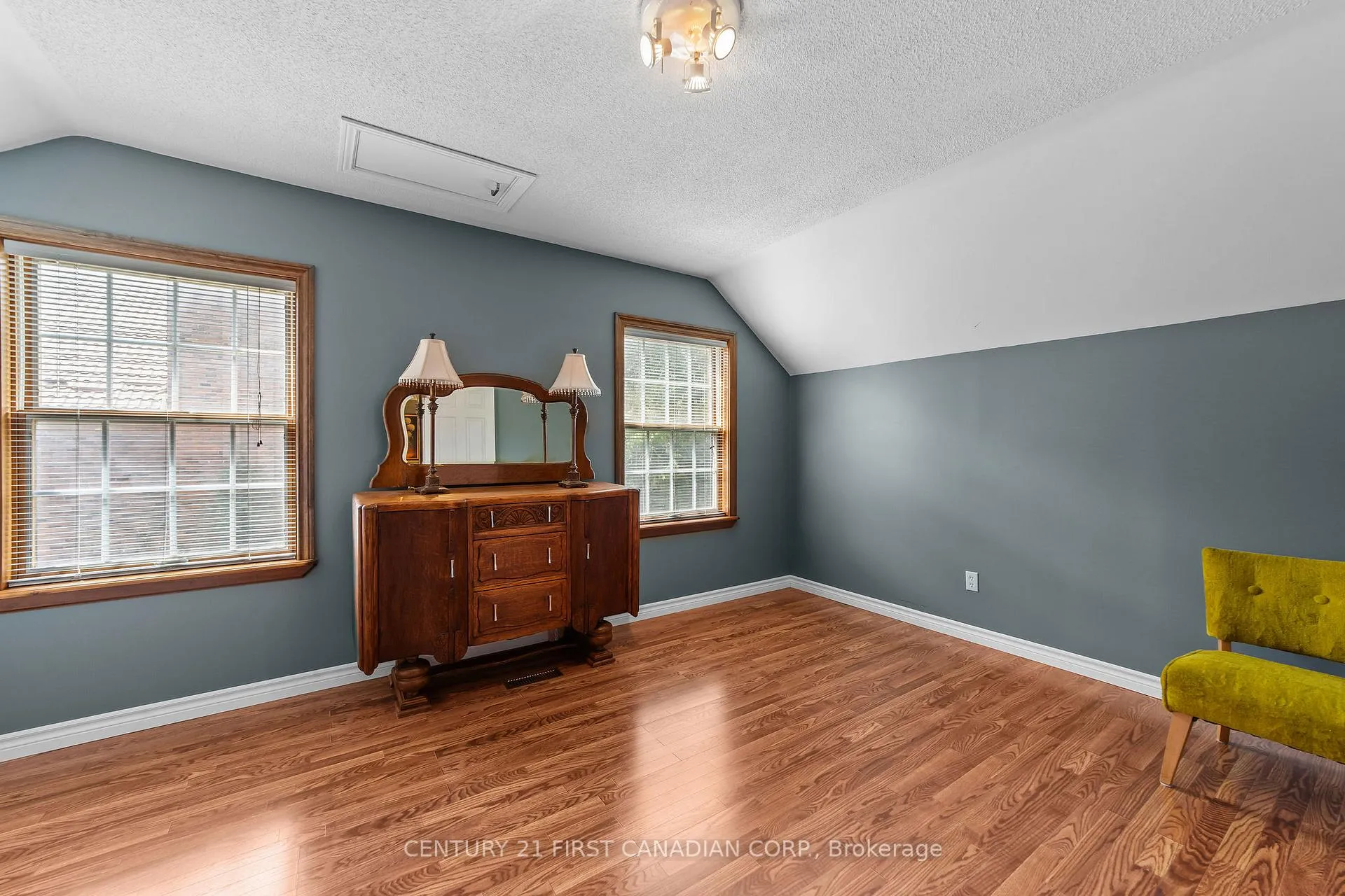 Photo 38 of 33396 Queen Street, North Middlesex, Ailsa Craig — HOMEH