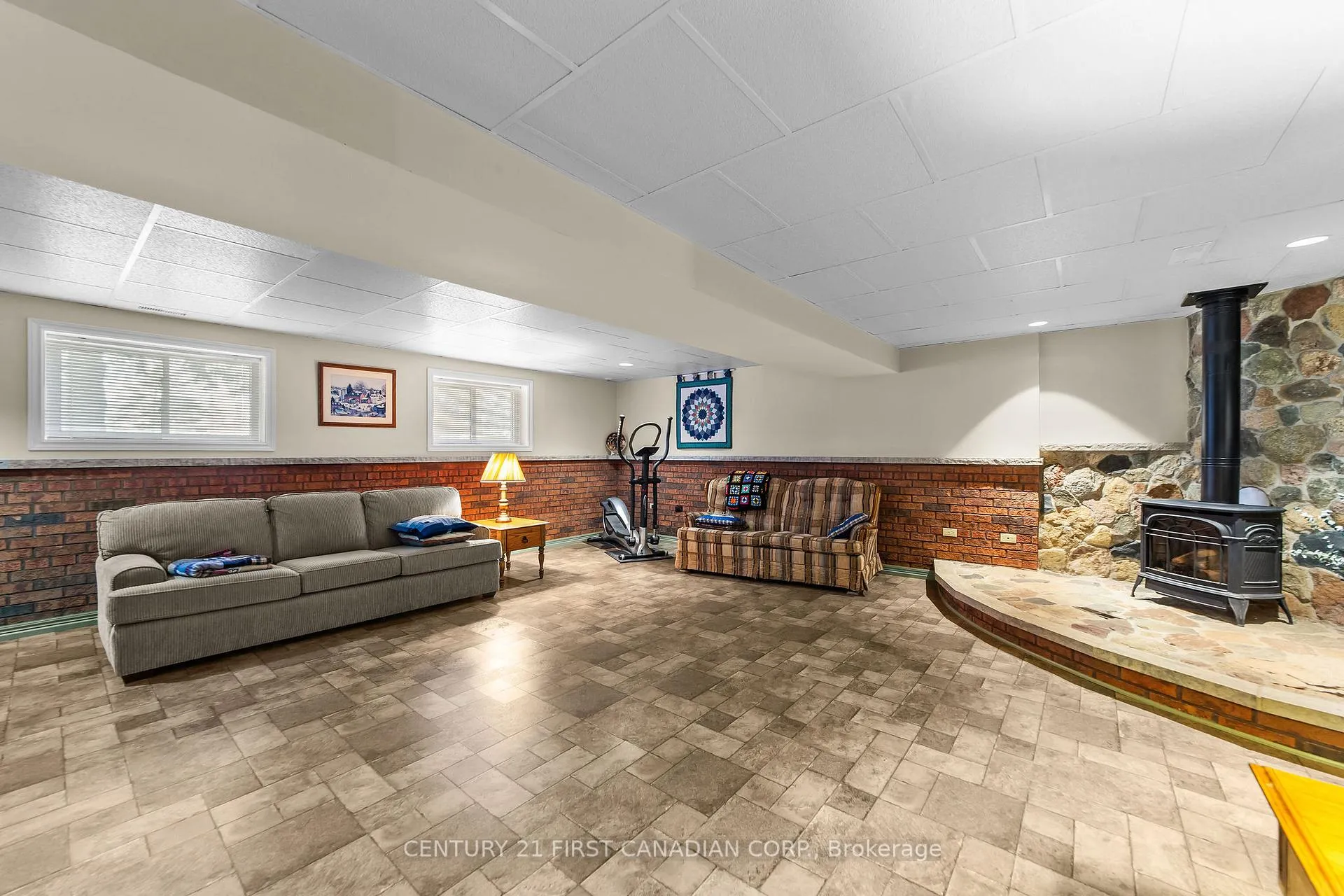 Photo 42 of 33396 Queen Street, North Middlesex, Ailsa Craig — HOMEH
