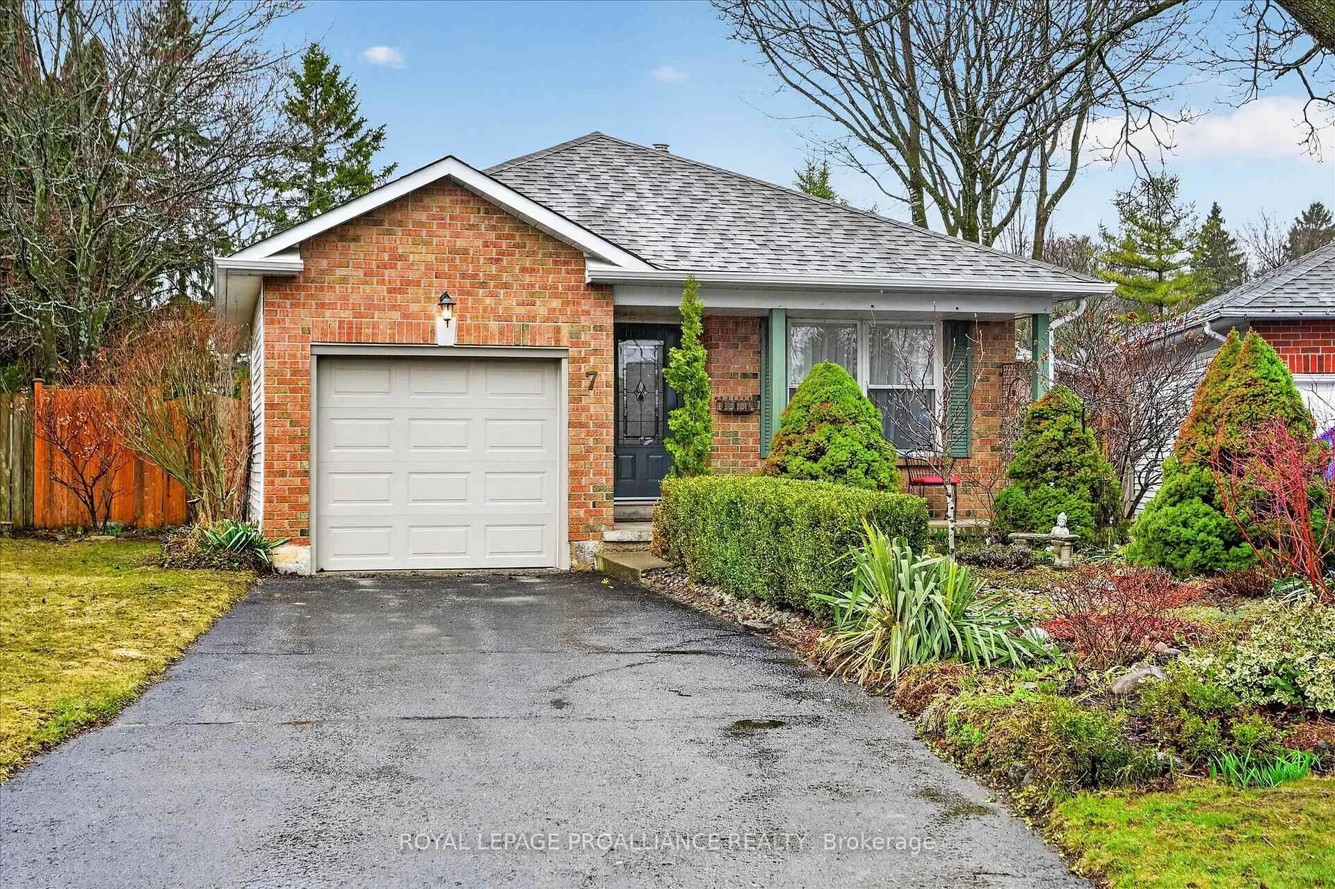 Photo 1 of 7 Daleview Court, Peterborough, Monaghan Ward 2 — HOMEH