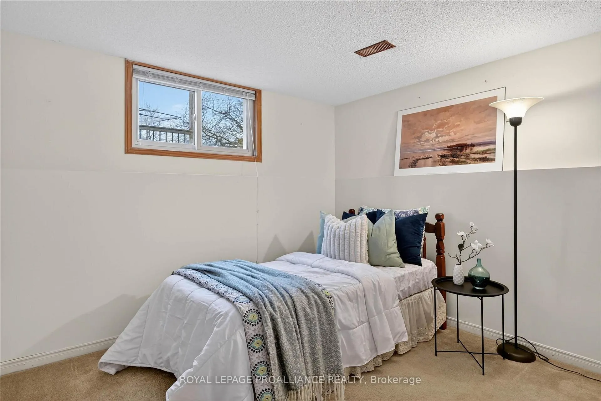 Photo 25 of 7 Daleview Court, Peterborough, Monaghan Ward 2 — HOMEH