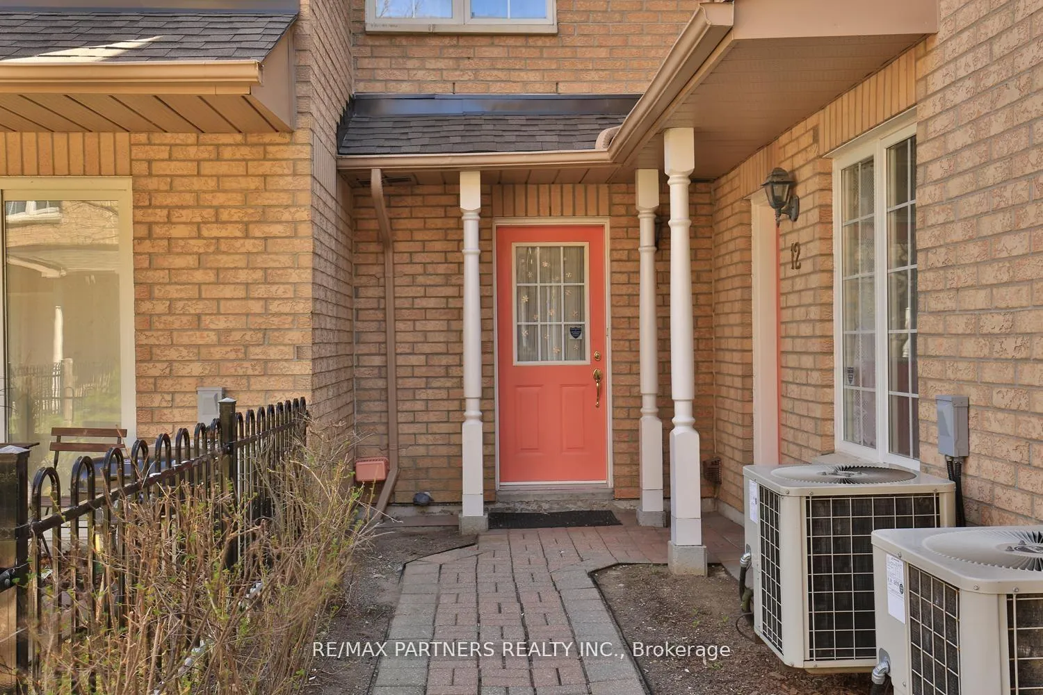 Photo 2 of Unit 11, 23 St Moritz Way, Markham, Unionville — HOMEH