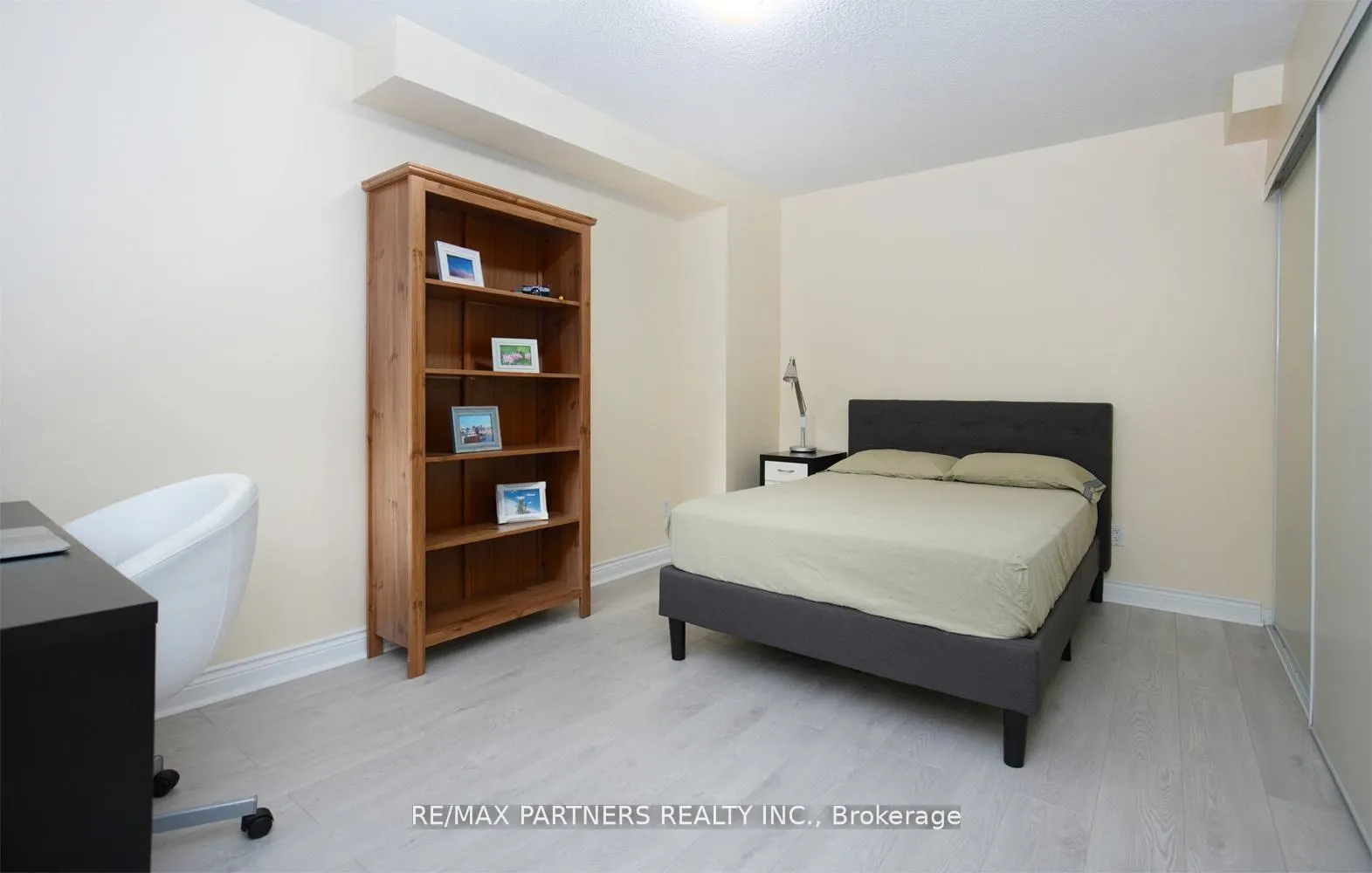 Photo 16 of Unit 11, 23 St Moritz Way, Markham, Unionville — HOMEH