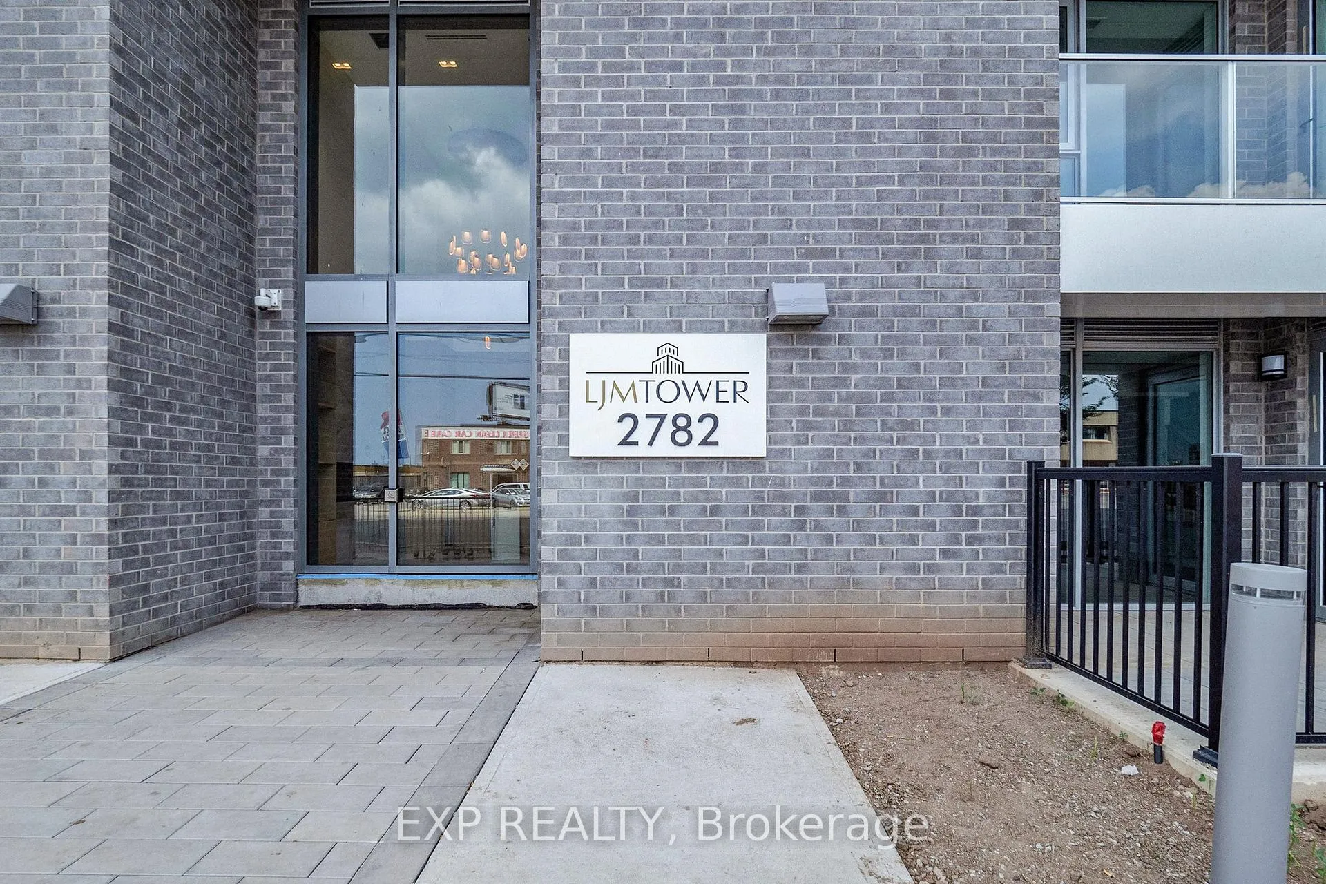 Photo 7 of Unit 919, 2782 Barton Street E, Hamilton, Riverdale — HOMEH