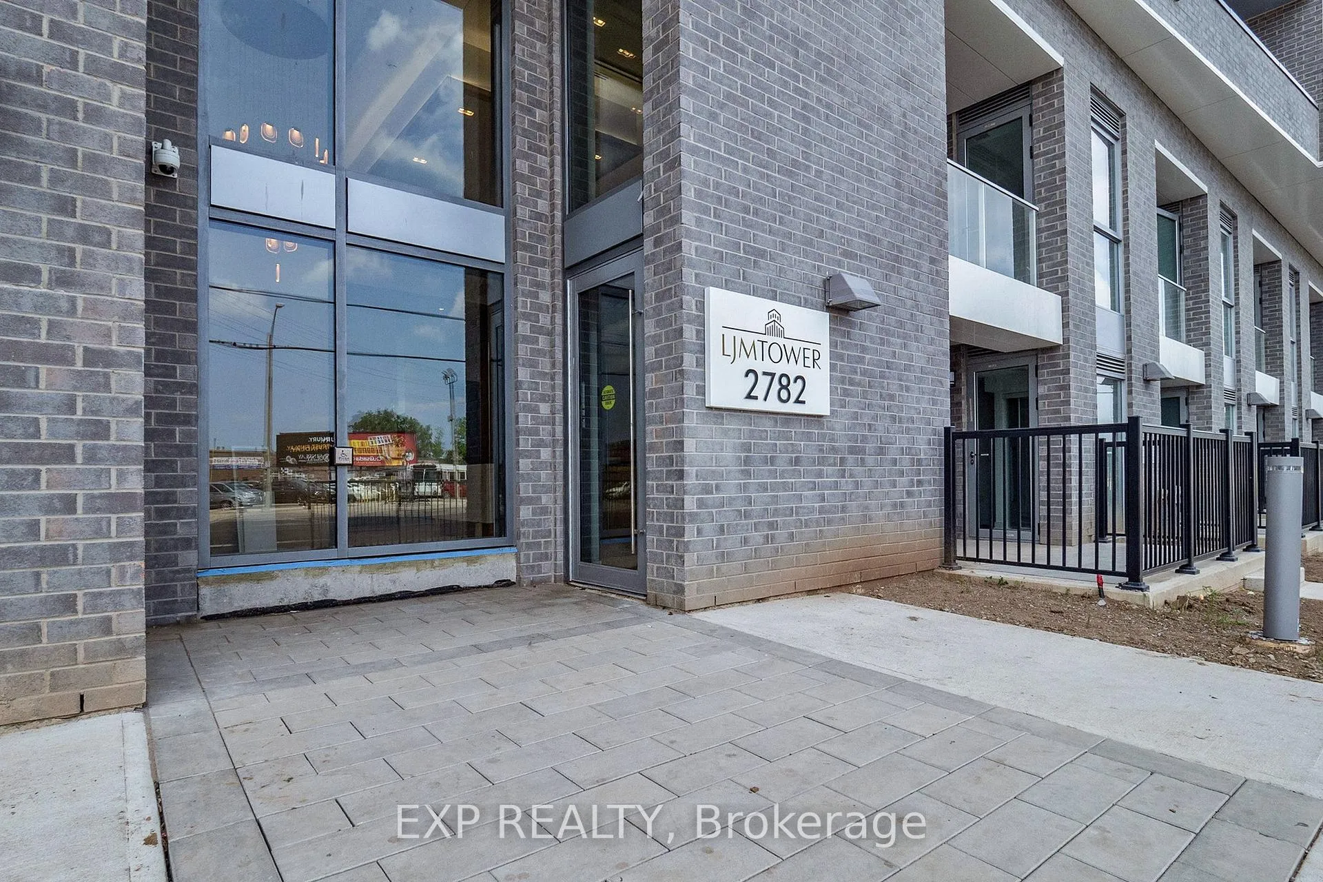 Photo 8 of Unit 919, 2782 Barton Street E, Hamilton, Riverdale — HOMEH