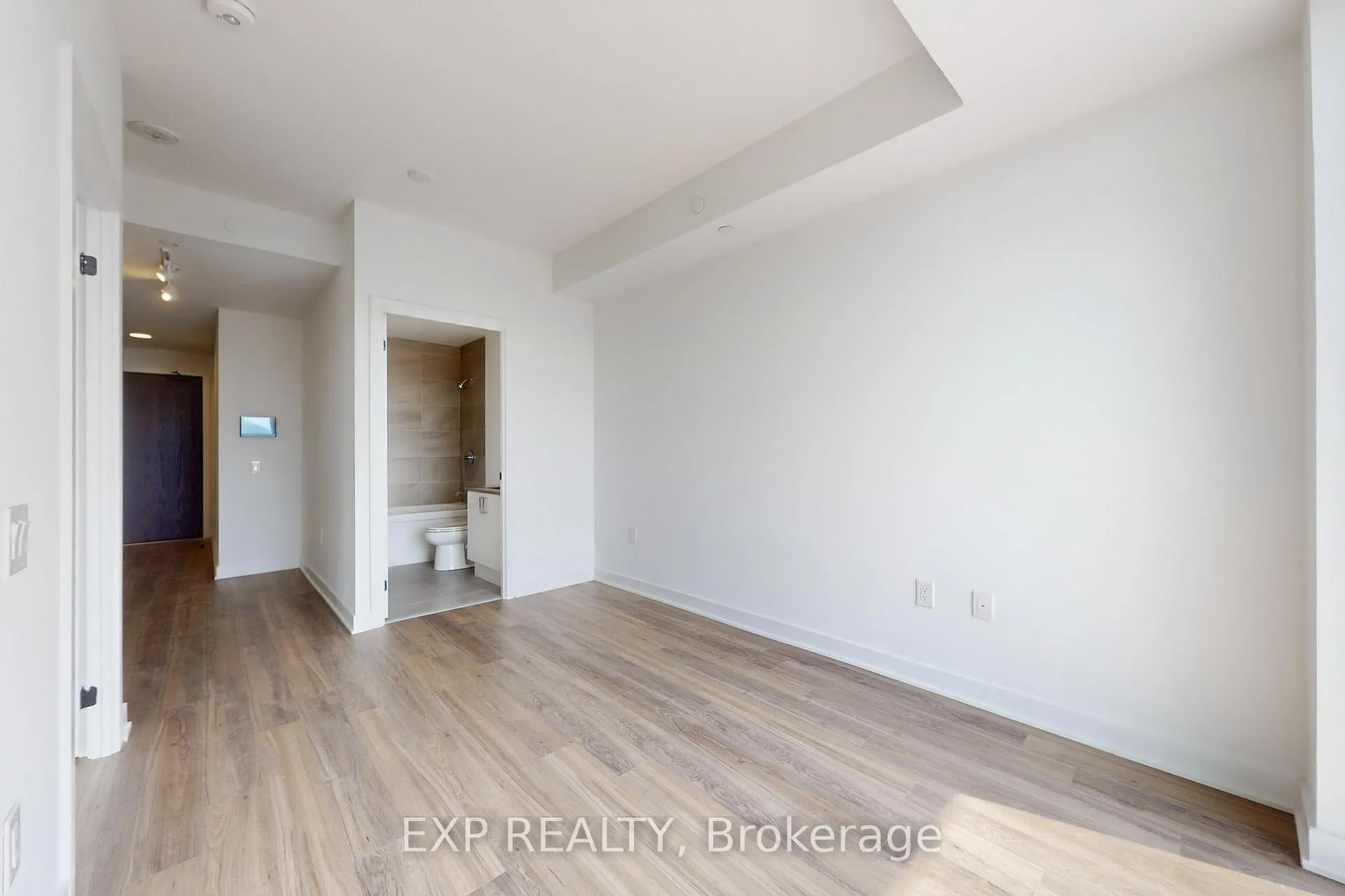 Photo 16 of Unit 919, 2782 Barton Street E, Hamilton, Riverdale — HOMEH