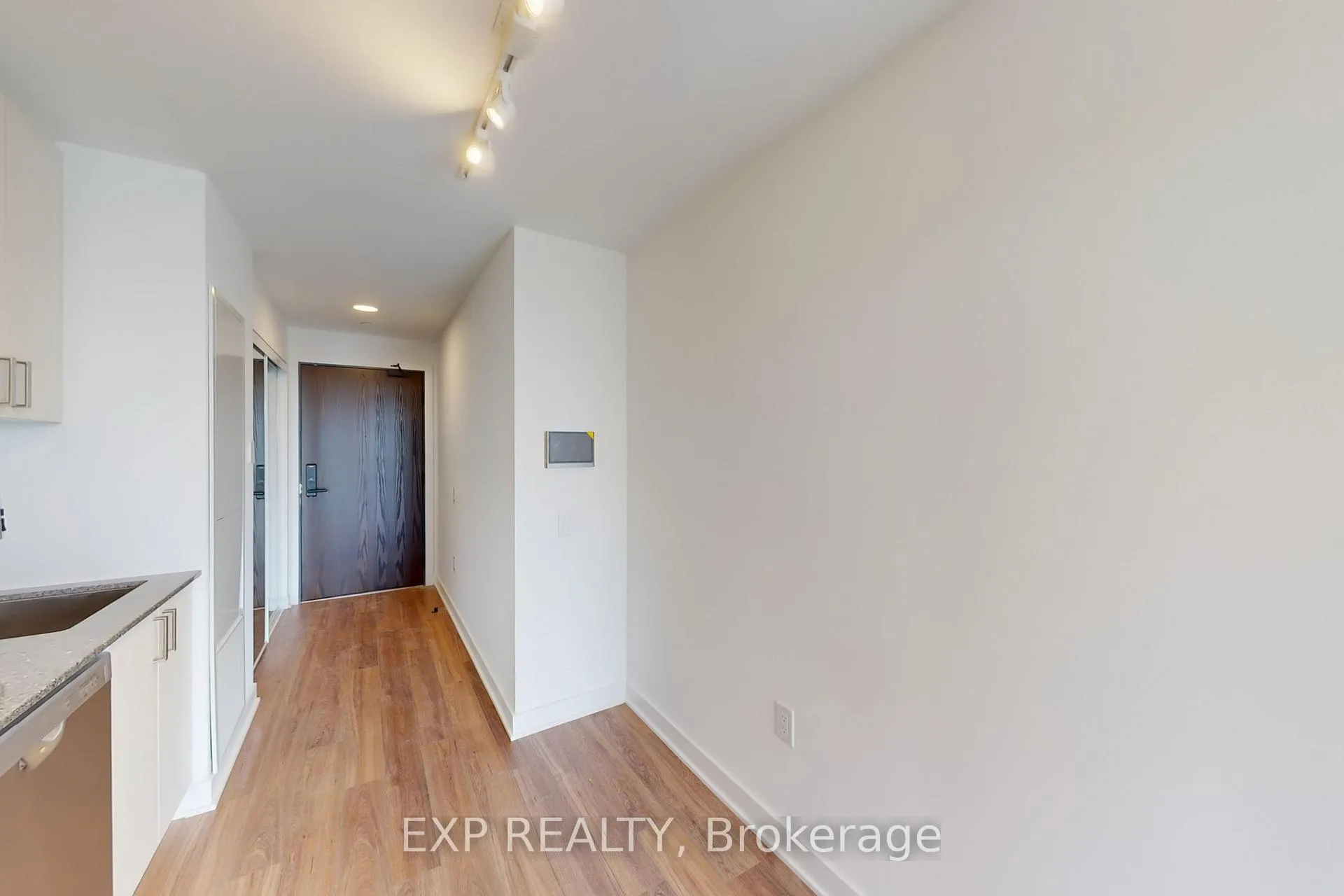 Photo 21 of Unit 919, 2782 Barton Street E, Hamilton, Riverdale — HOMEH