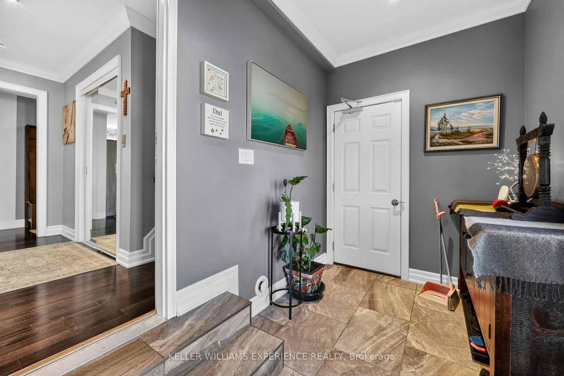 Photo 4 of 5 Jills Court, Barrie, Grove East — HOMEH