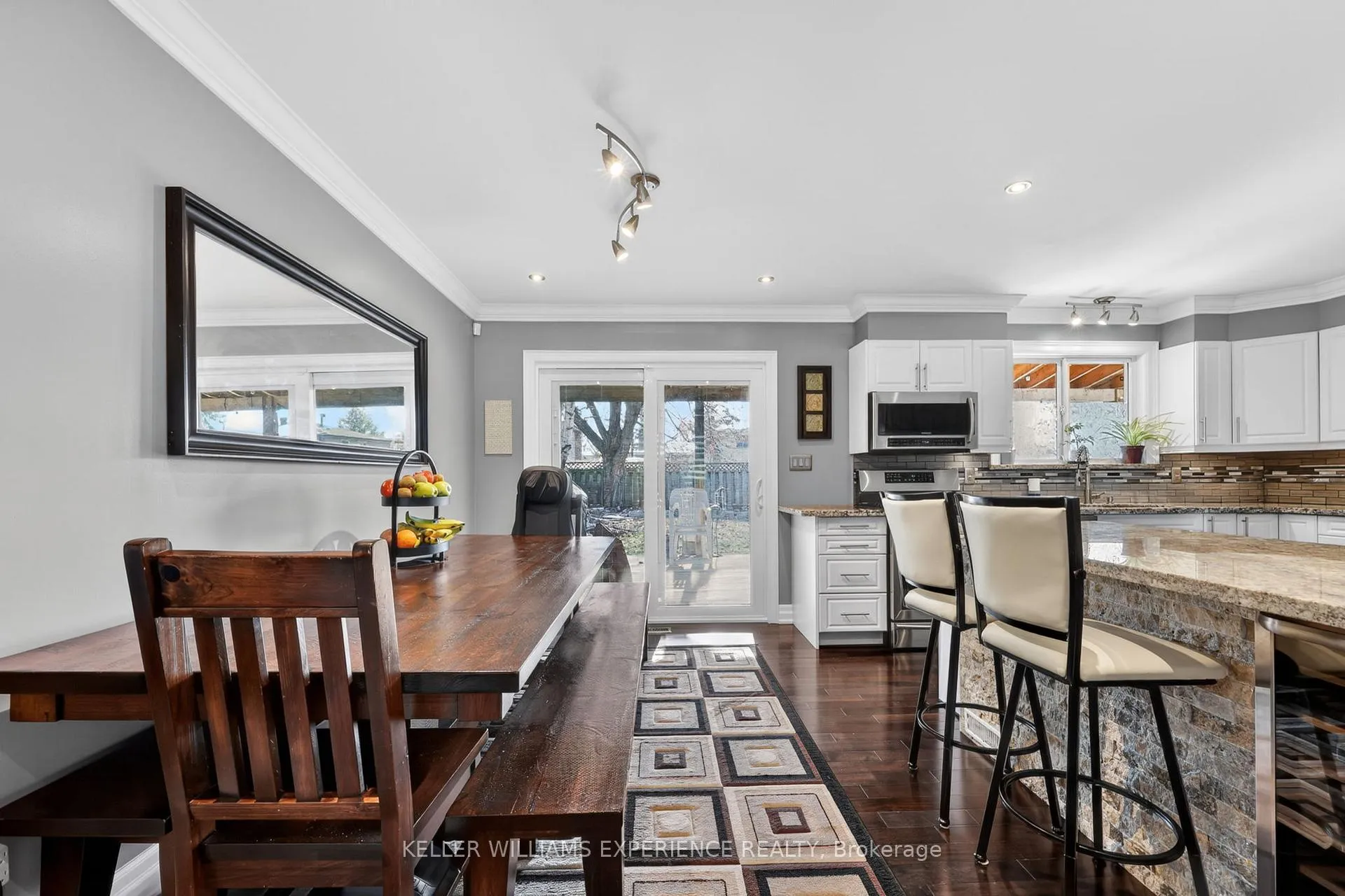 Photo 12 of 5 Jills Court, Barrie, Grove East — HOMEH