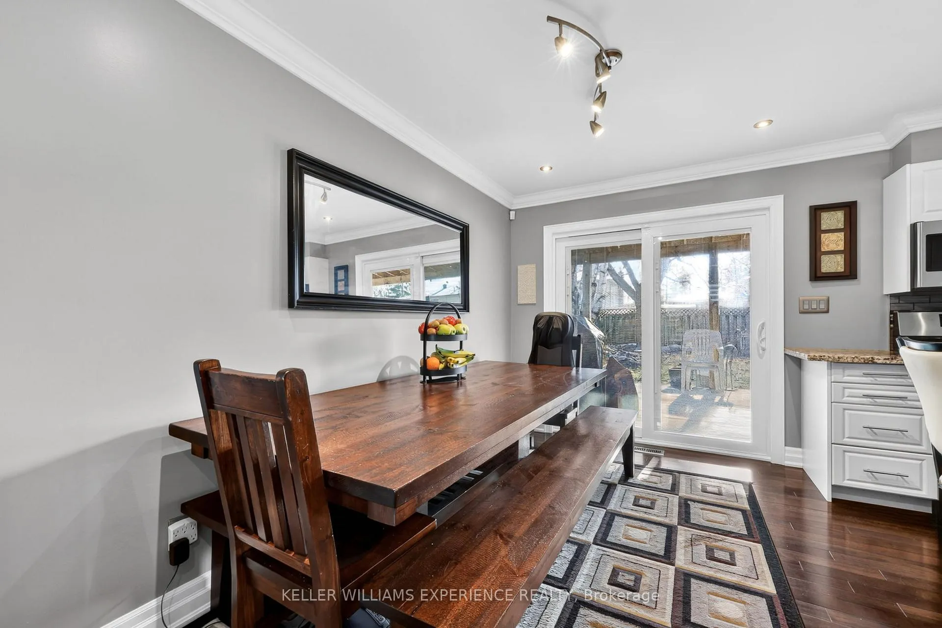 Photo 13 of 5 Jills Court, Barrie, Grove East — HOMEH