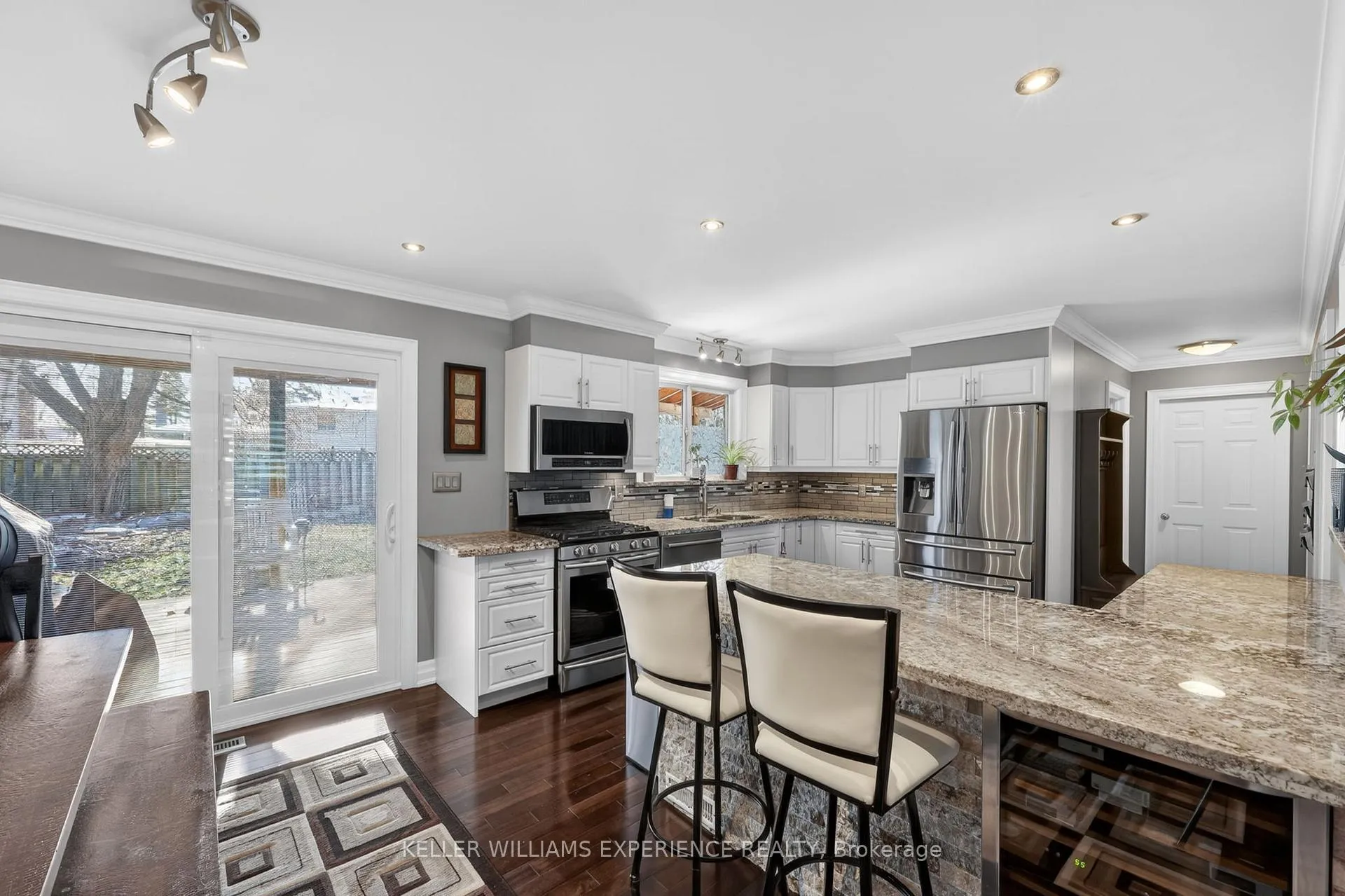 Photo 14 of 5 Jills Court, Barrie, Grove East — HOMEH