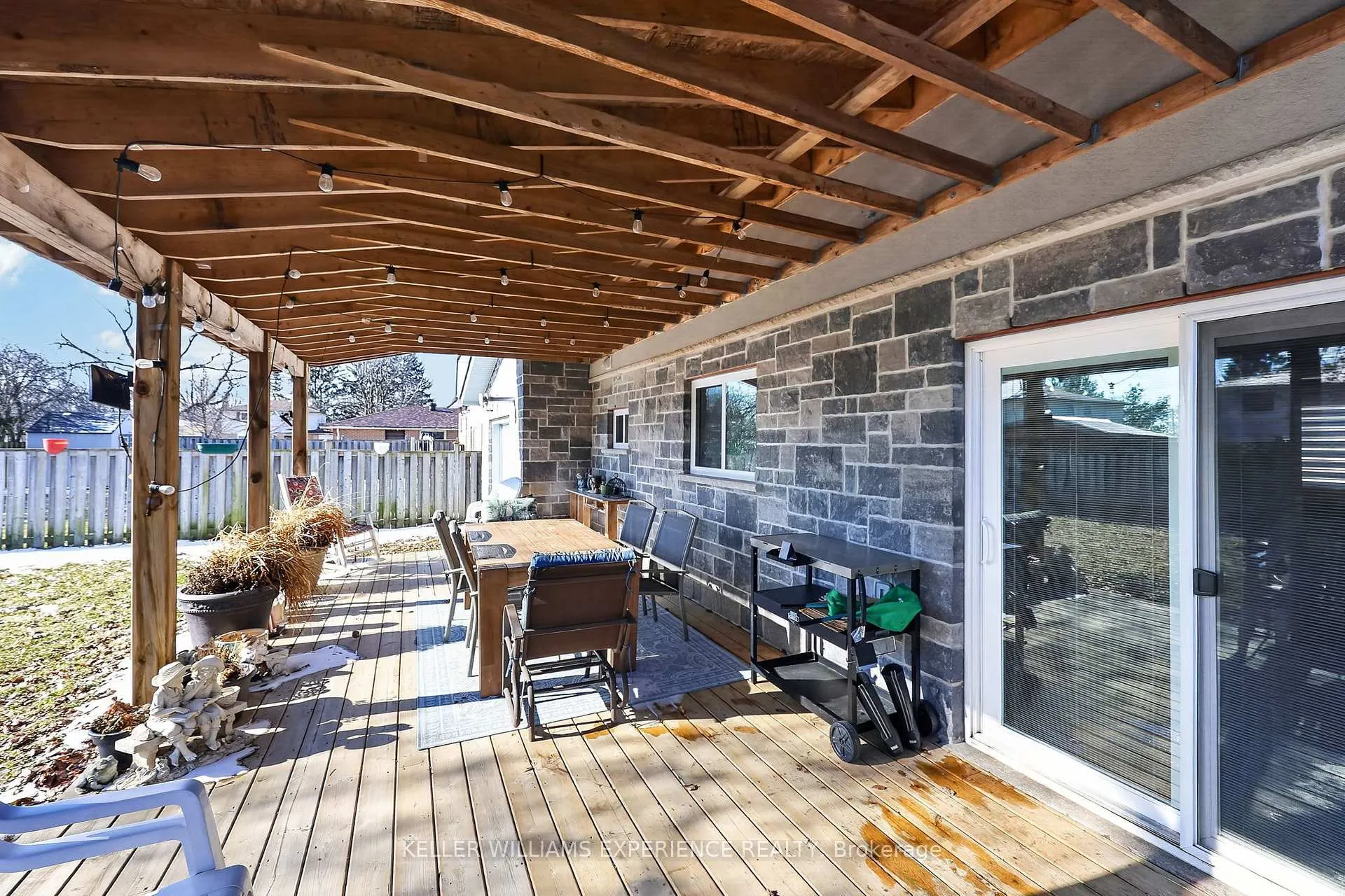 Photo 37 of 5 Jills Court, Barrie, Grove East — HOMEH