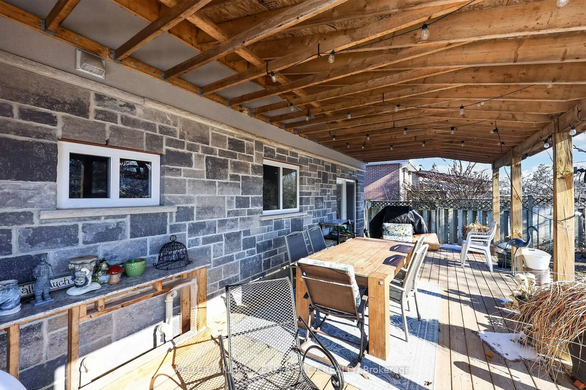 Photo 38 of 5 Jills Court, Barrie, Grove East — HOMEH
