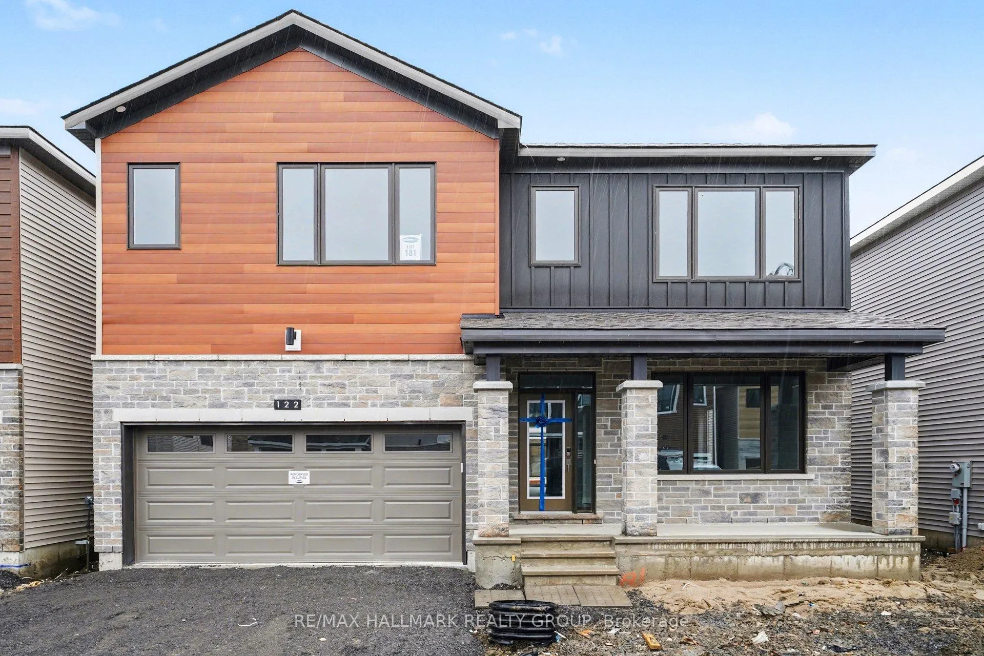Front of 122 Viburnum Terrace