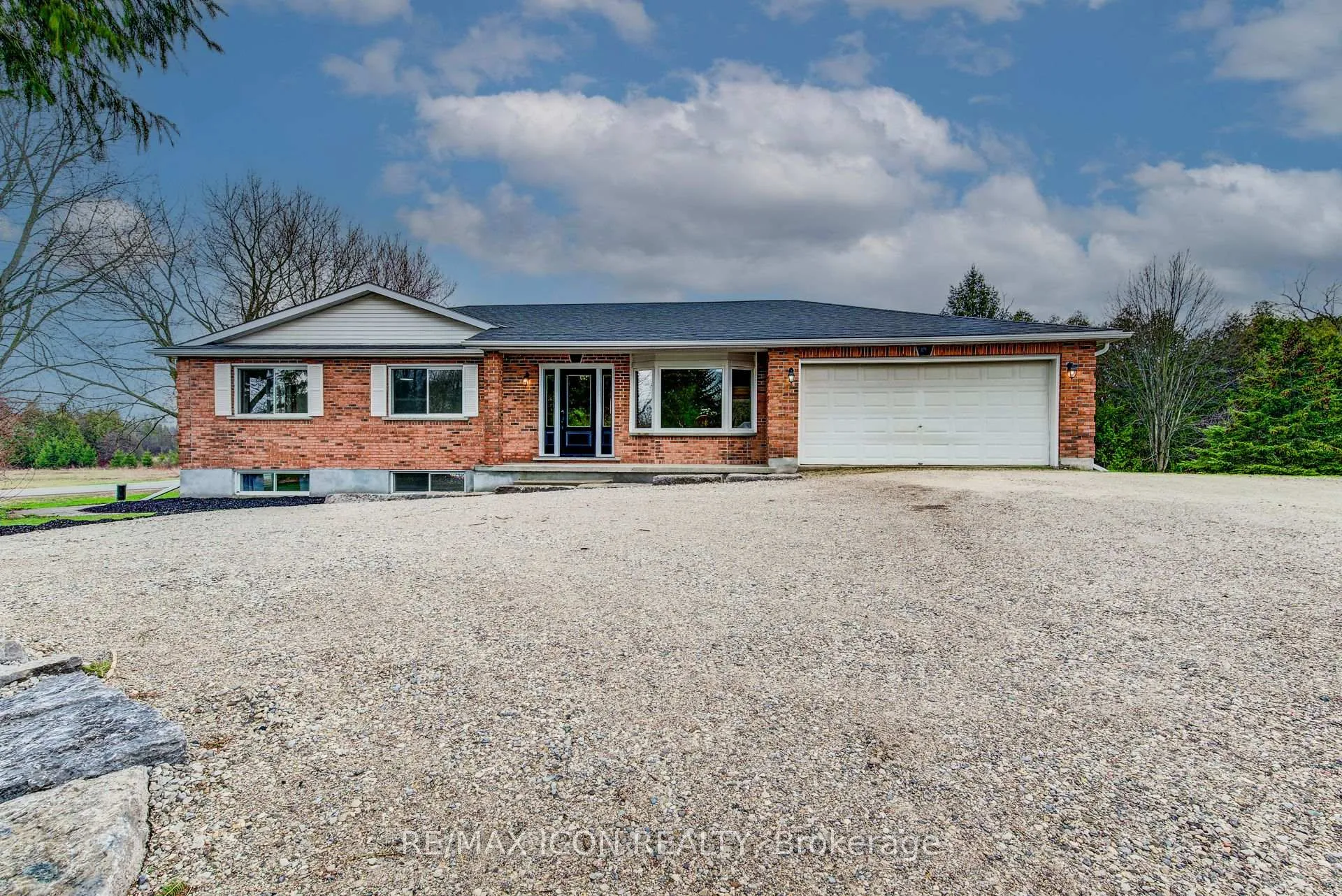 Photo 2 of 5762 8th Line E, Guelph/Eramosa, Rural Guelph/Eramosa West — HOMEH