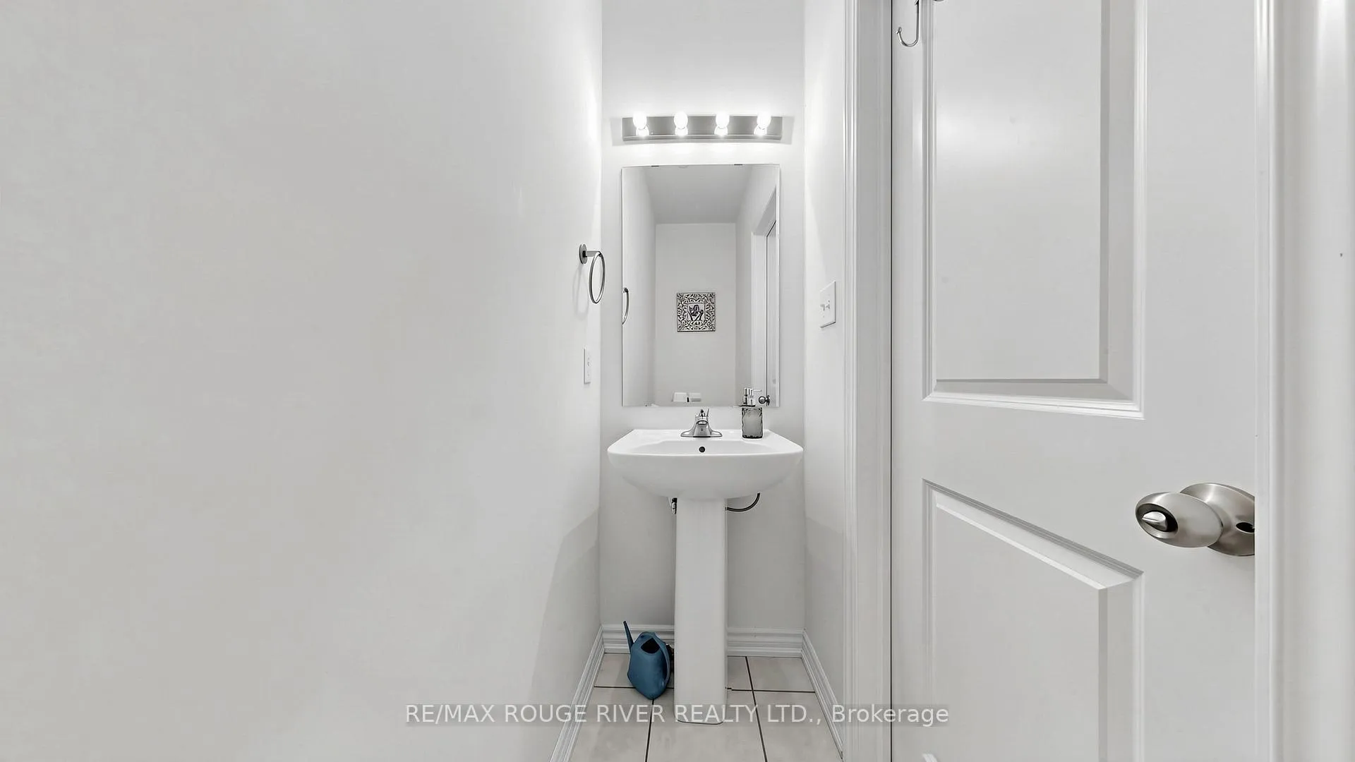 Photo 10 of 1099 Cameo Street, Pickering, Rural Pickering — HOMEH